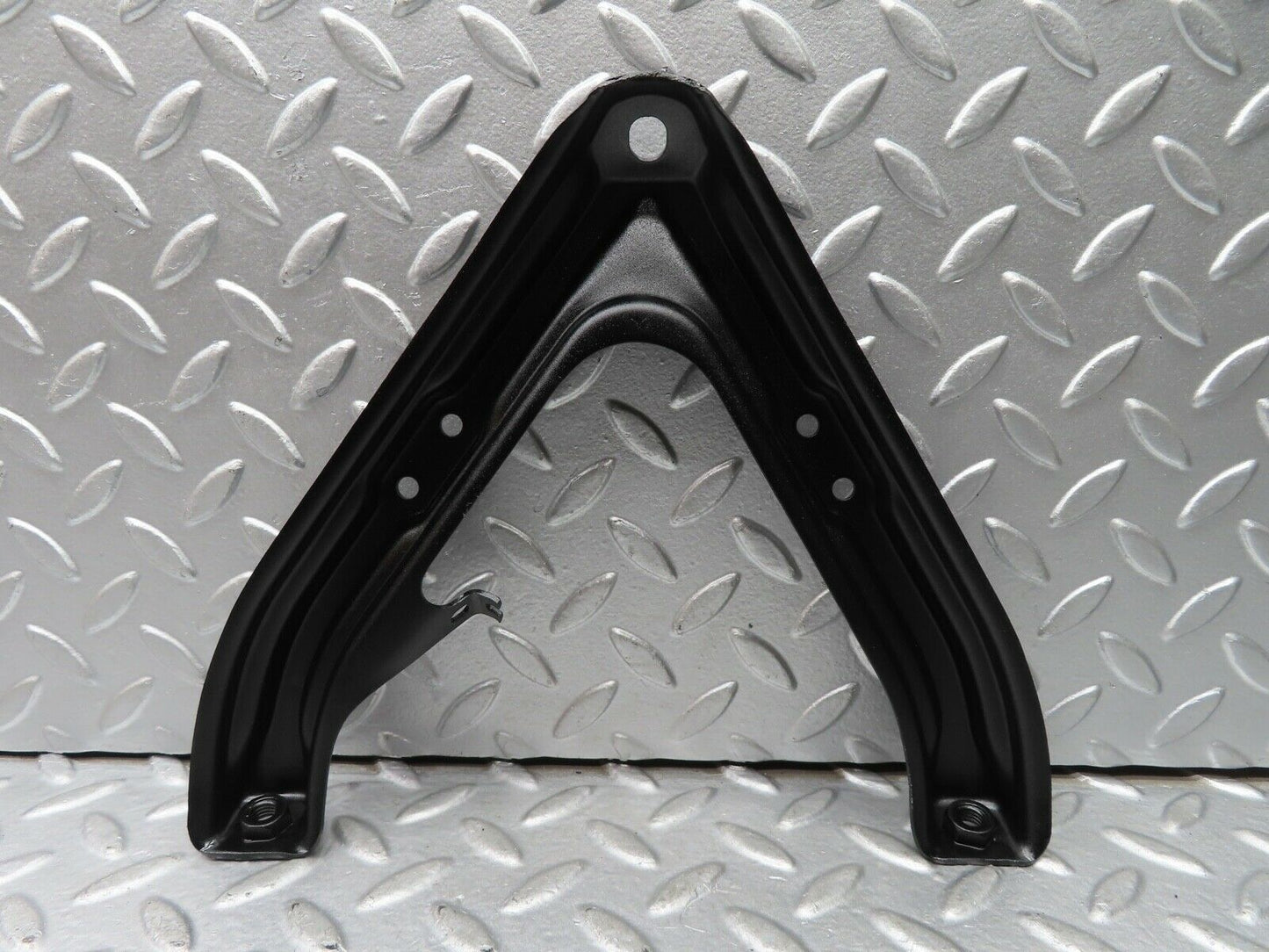 21288 Mercedes-Benz W123 230E Air Intake Manifold Bracket
