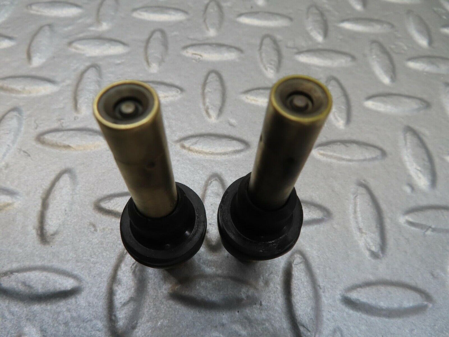 15938 Mercedes-Benz W123 280E 2x Fuel Injectors Bosch 0437502010