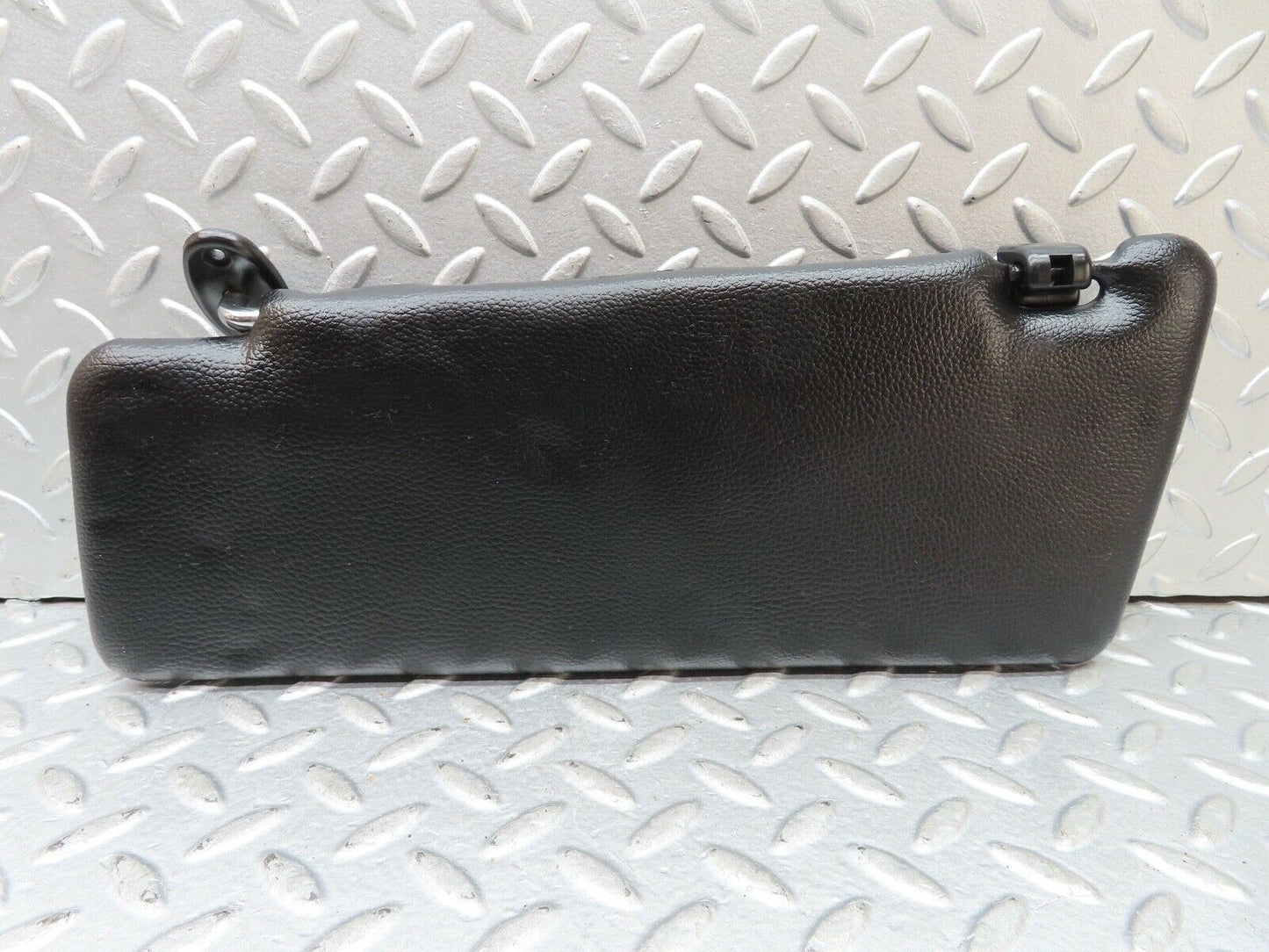 19039 Mercedes-Benz W123 300D Sun Visor Right Side Black