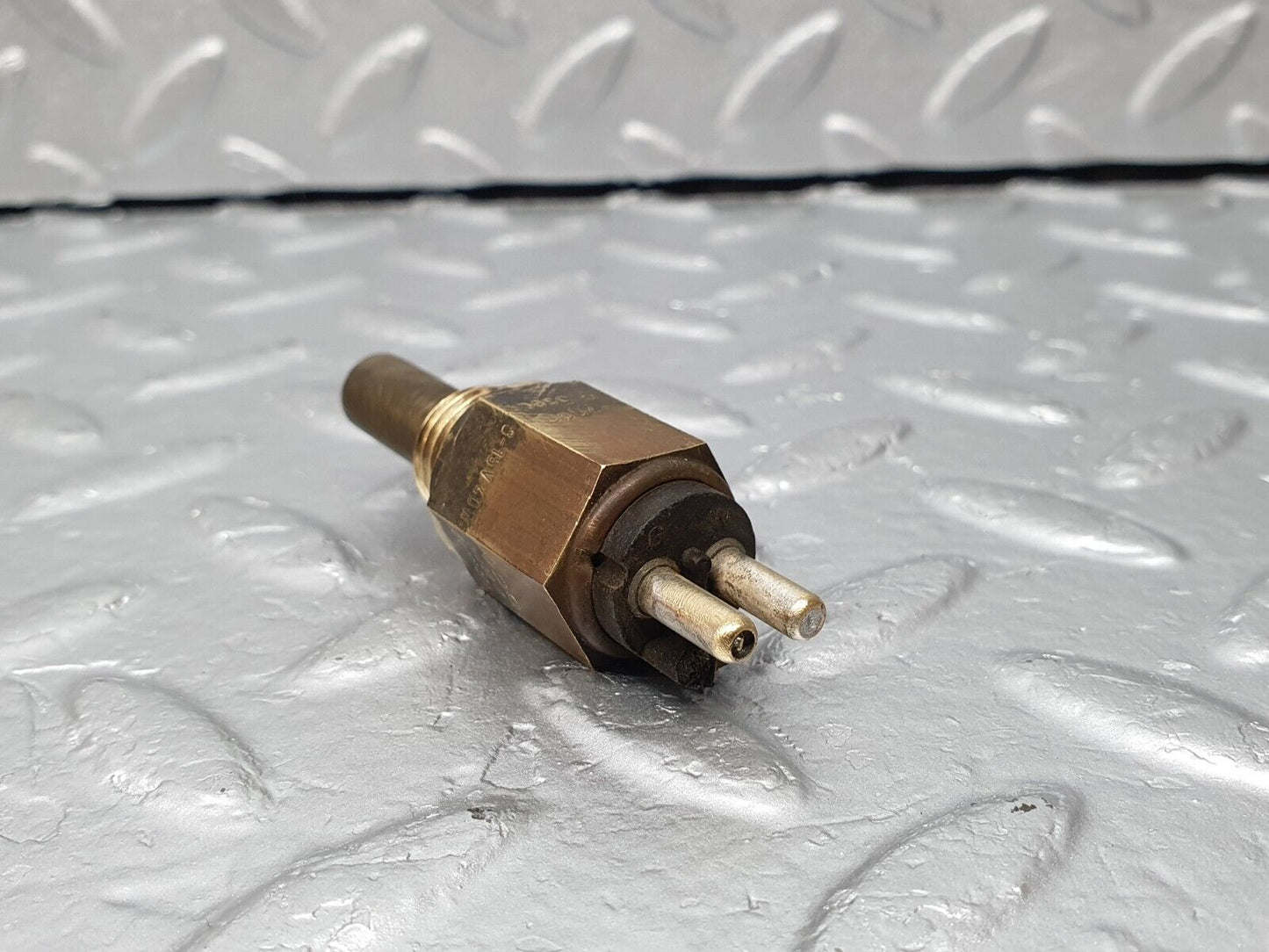 41334 Mercedes-Benz W123 280E Temperature Sensor VDO