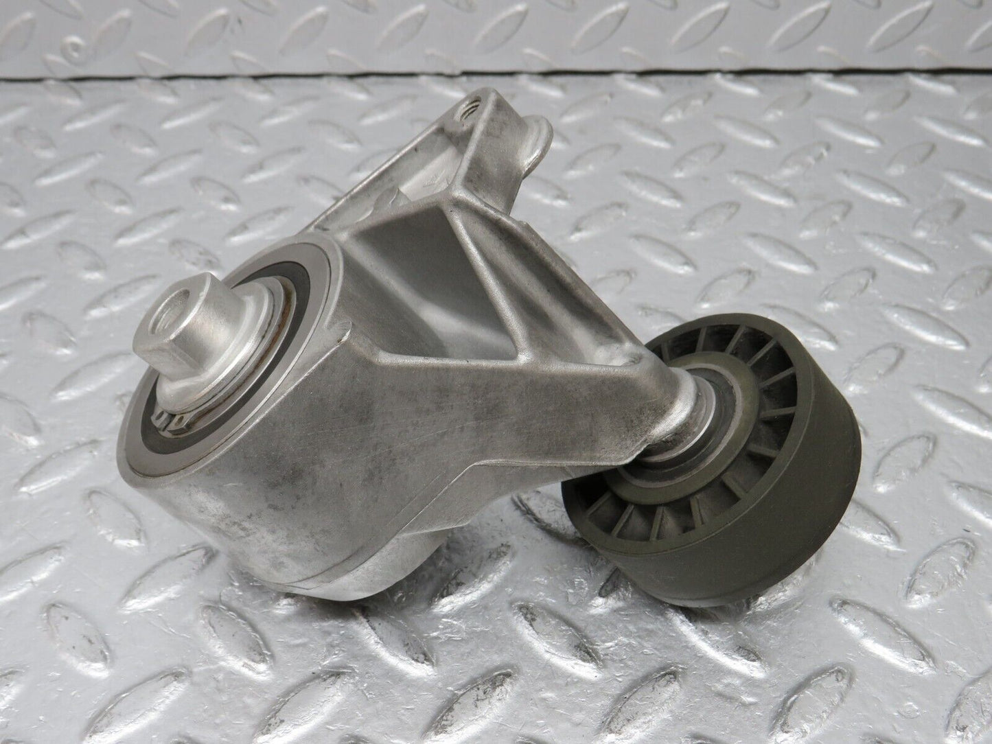 38932 Mercedes-Benz W201 190E 2.6L Belt Tensioner 1032021140 1032000570