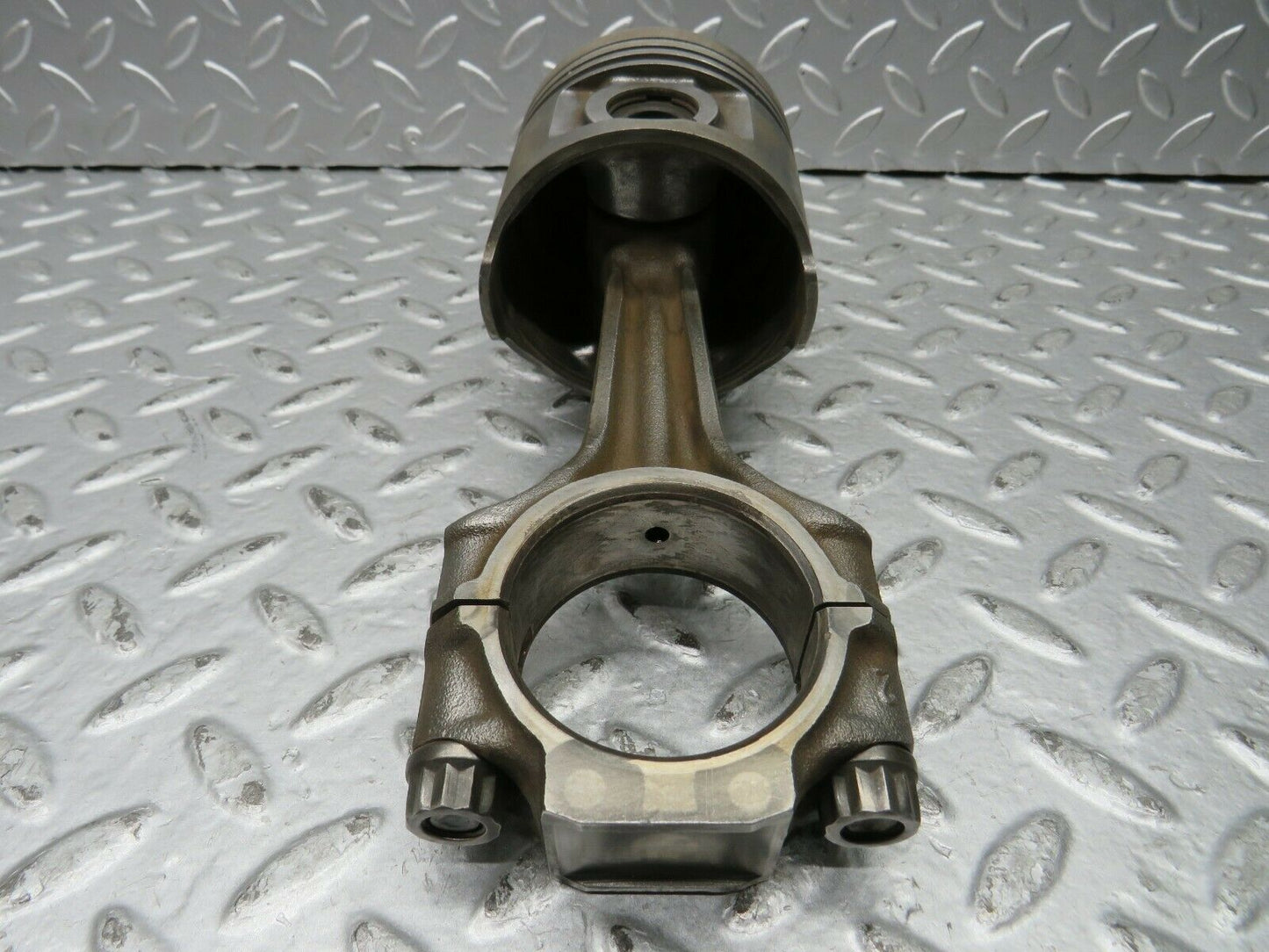 22205 Mercedes-Benz S123 280TE Piston With Connecting Rod 85.975 mm