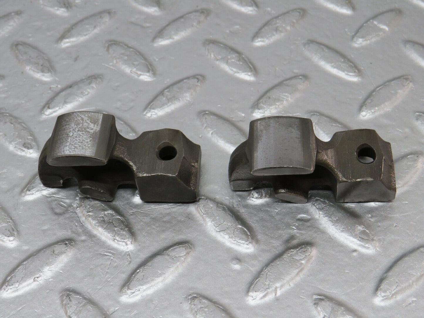 34559 Mercedes-Benz C126 380SEC Coupe Rocker Arm With Valve Tappet