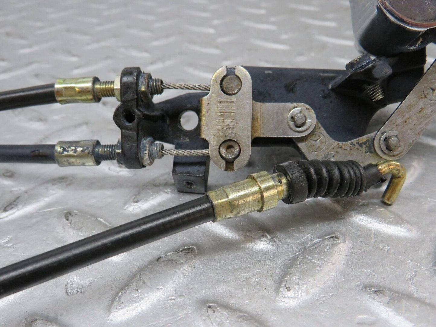 36825 Mercedes-Benz R129 300SL-24 Front Right Seat Release Handle Cable