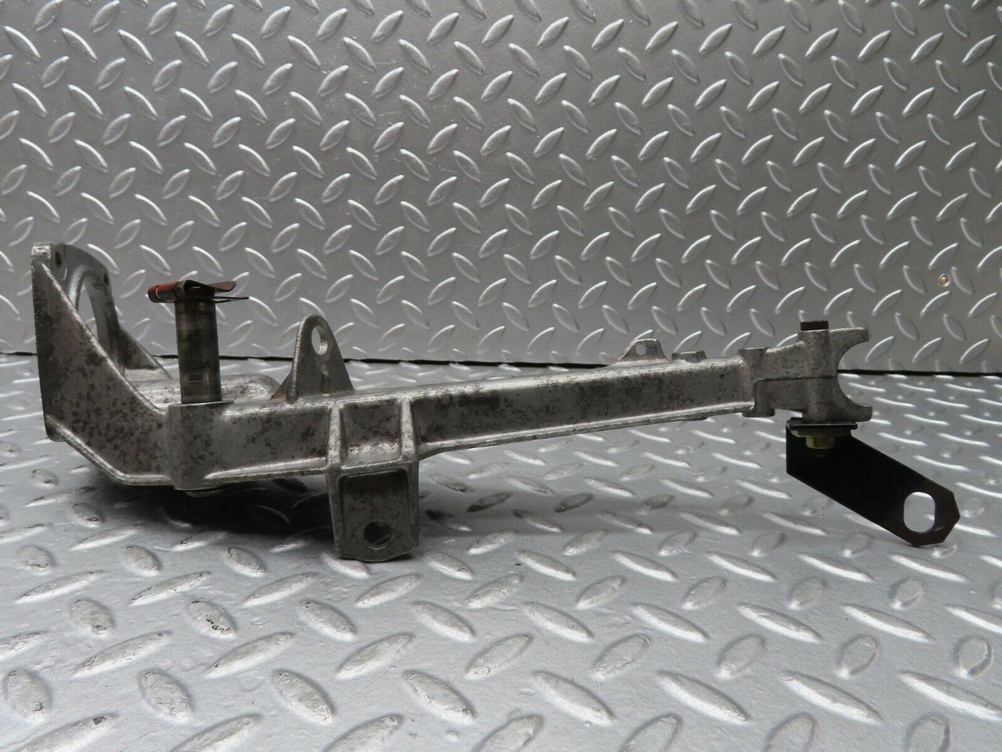 20337 Mercedes-Benz W114 280CE Coupe Brake Pedal Bracket 1152940701