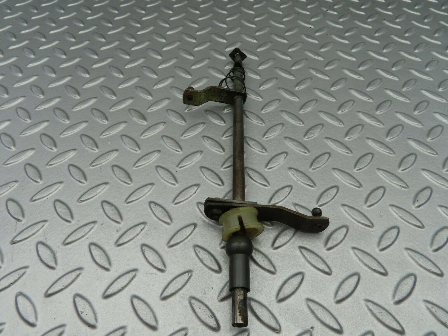 6402 Mercedes-Benz W126 380SE Accelerator Pedal Linkage