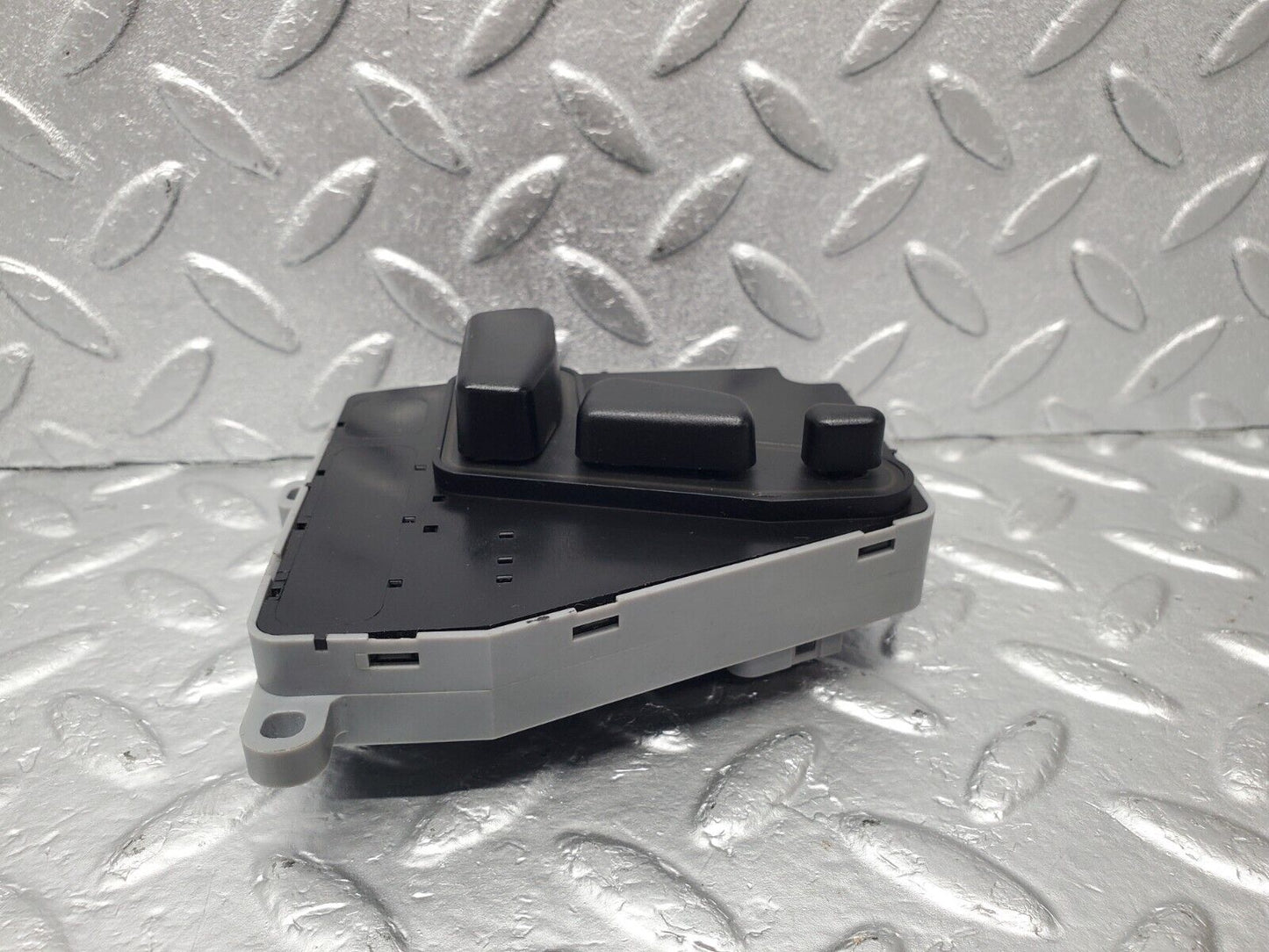 46751 Mercedes-Benz R129 320SL Coupe Front Right Seat Adjust Switch 1298210451