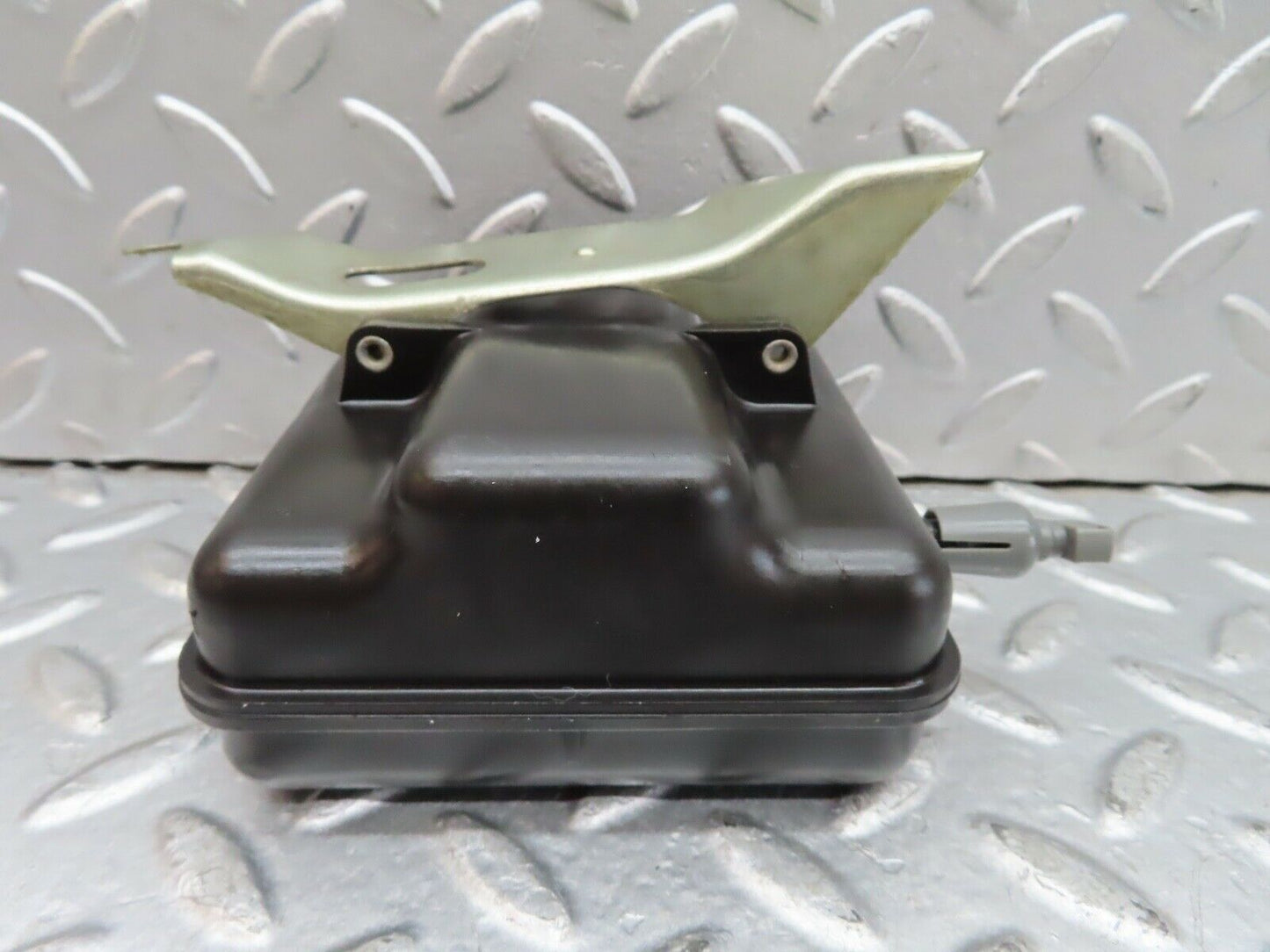 19378 Mercedes-Benz C140 CL420 Coupe Air Vacuum Expansion Tank 1298050019