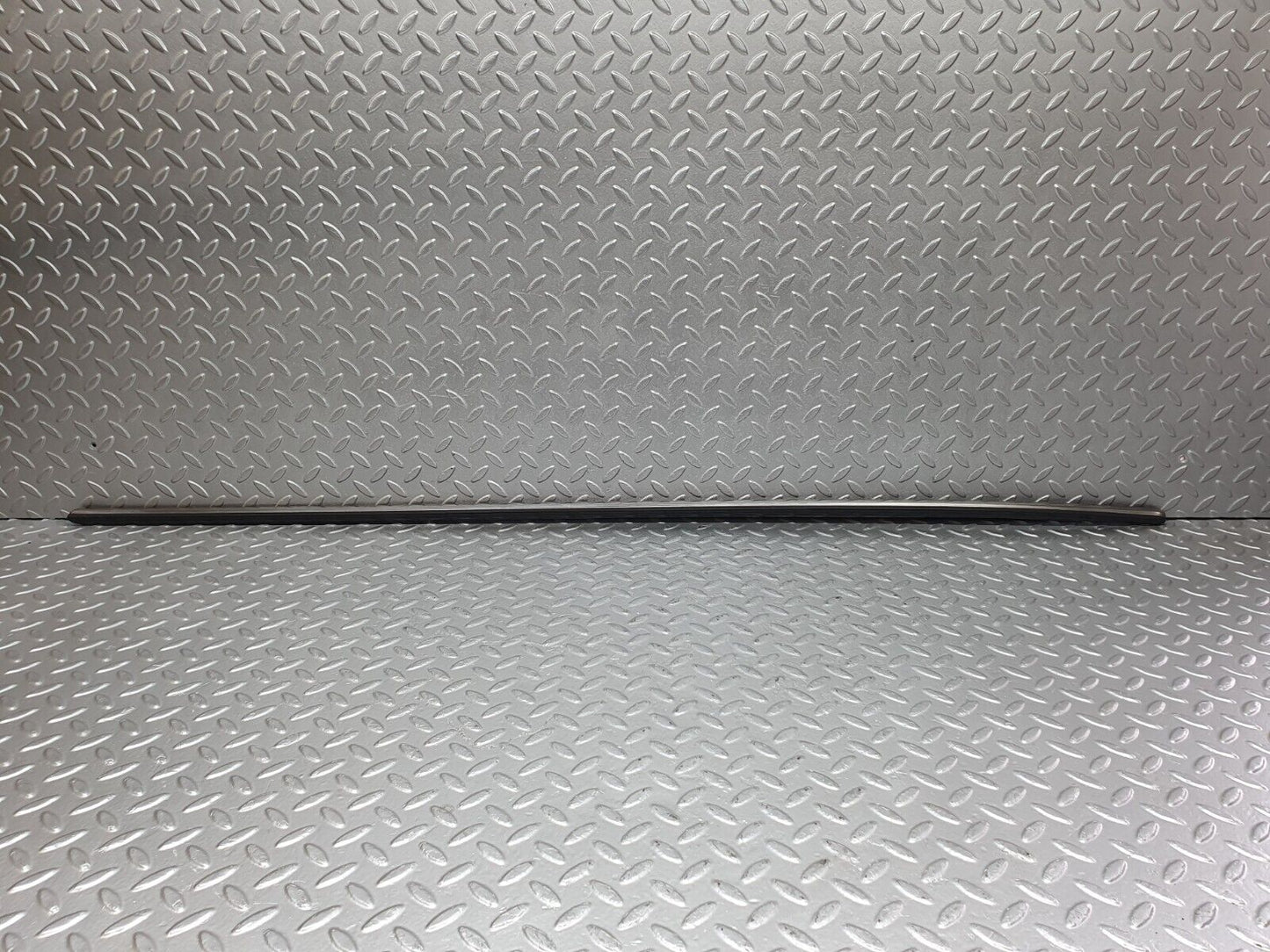 43459 Mercedes-Benz W108 280SE Front Right Fender Centre Moulding Trim