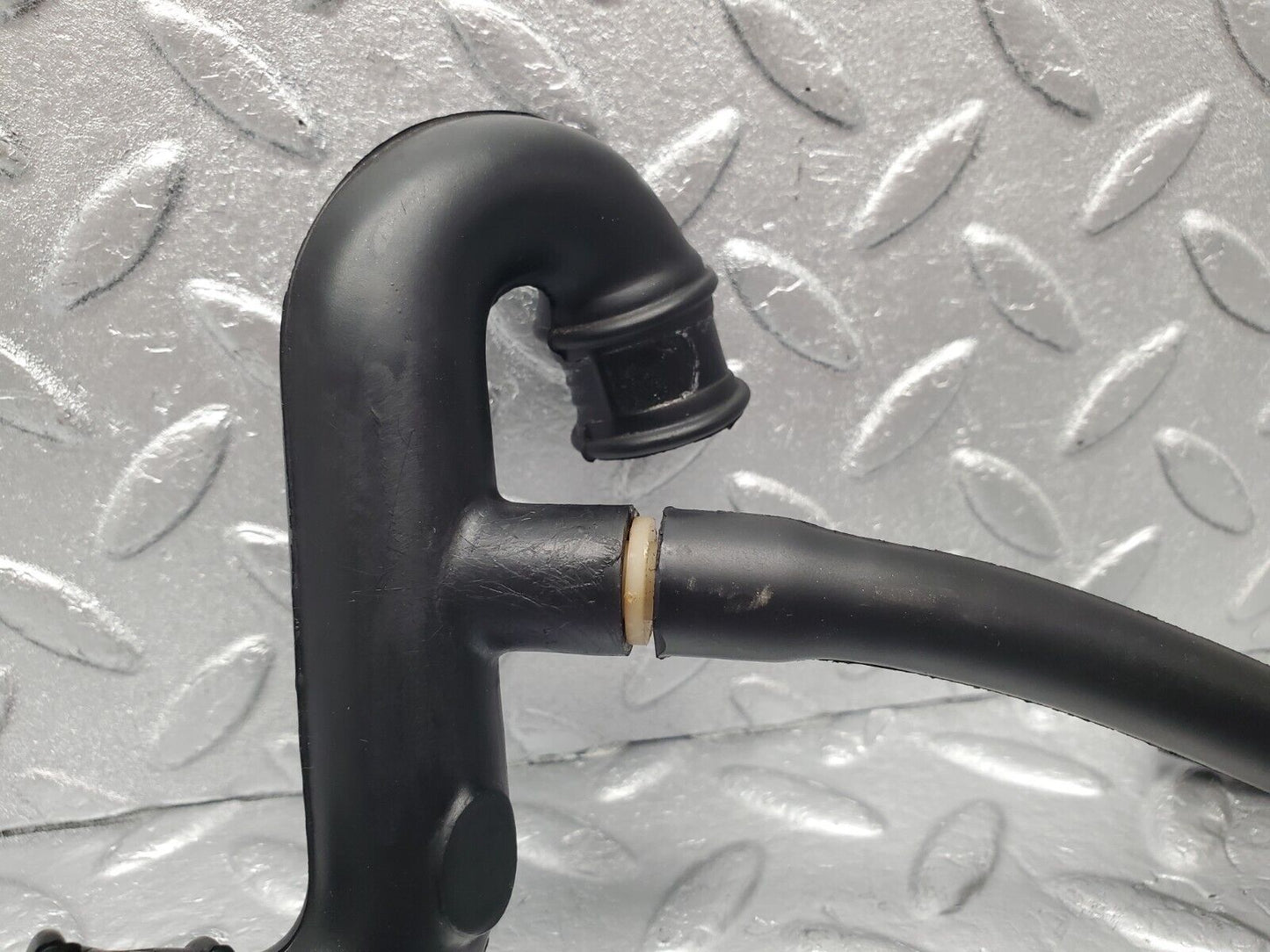46703 Mercedes-Benz C123 280CE Coupe Air Intake Pipe 1100944982 1100943982