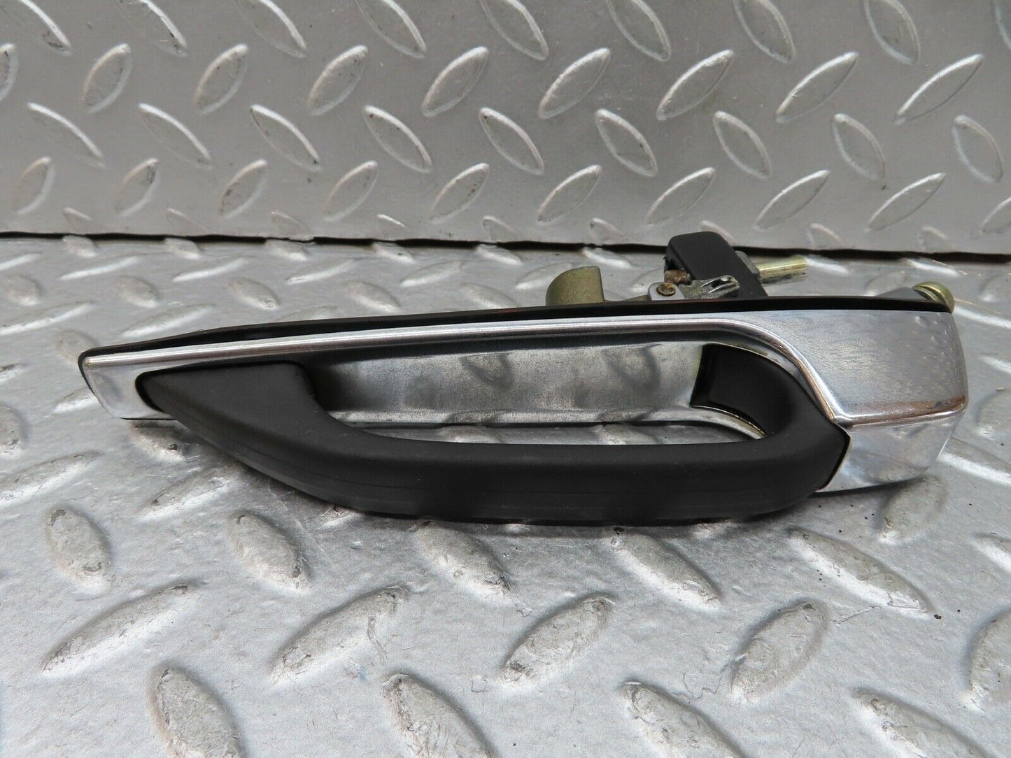 19151 Mercedes-Benz W123 300D Rear Exterior Door Handle 1237600359