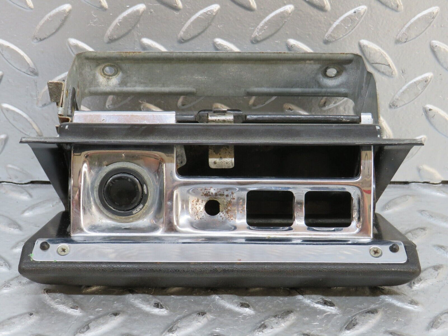 28143 Mercedes-Benz W123 280E Centre Console Ashtray