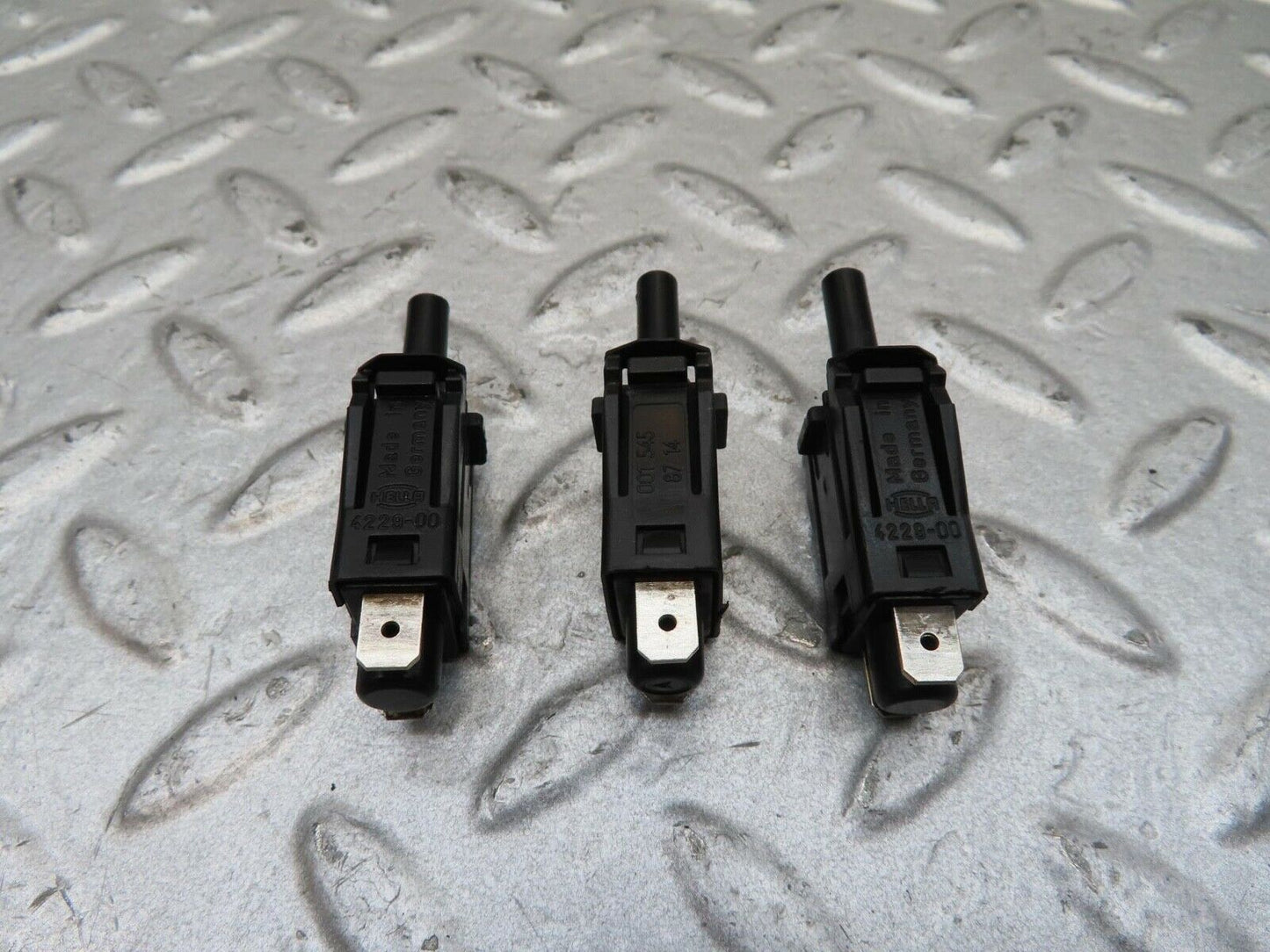 14729 Mercedes-Benz W201 190E Door Contact Switch 3pcs 0015458714