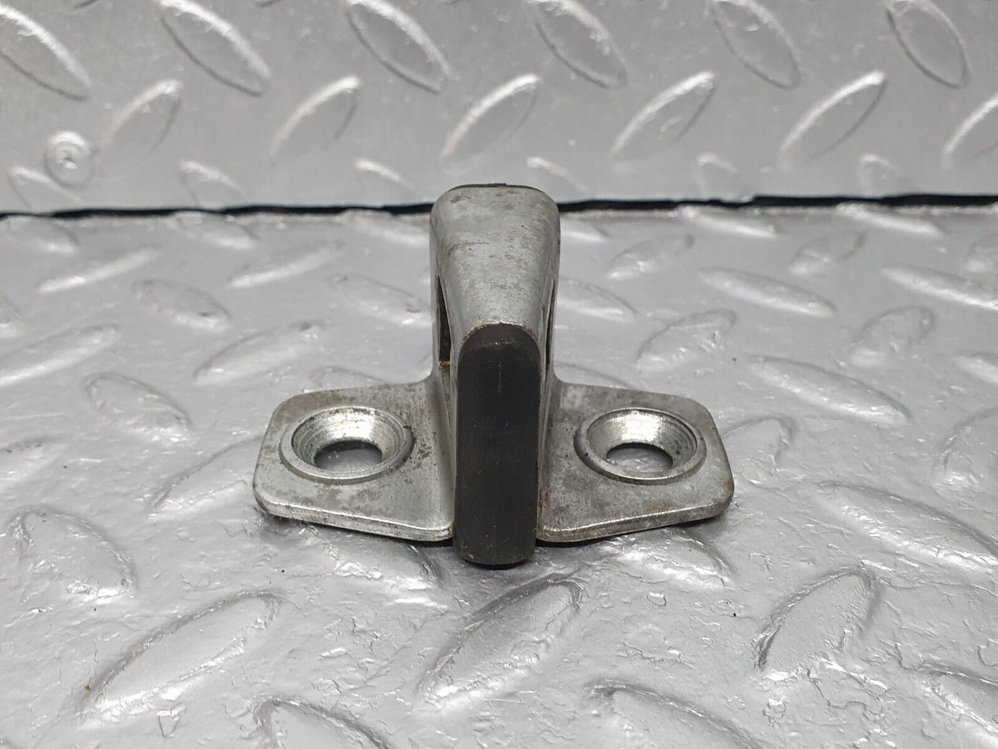 41690 Mercedes-Benz W124 200E Door Lock Latch