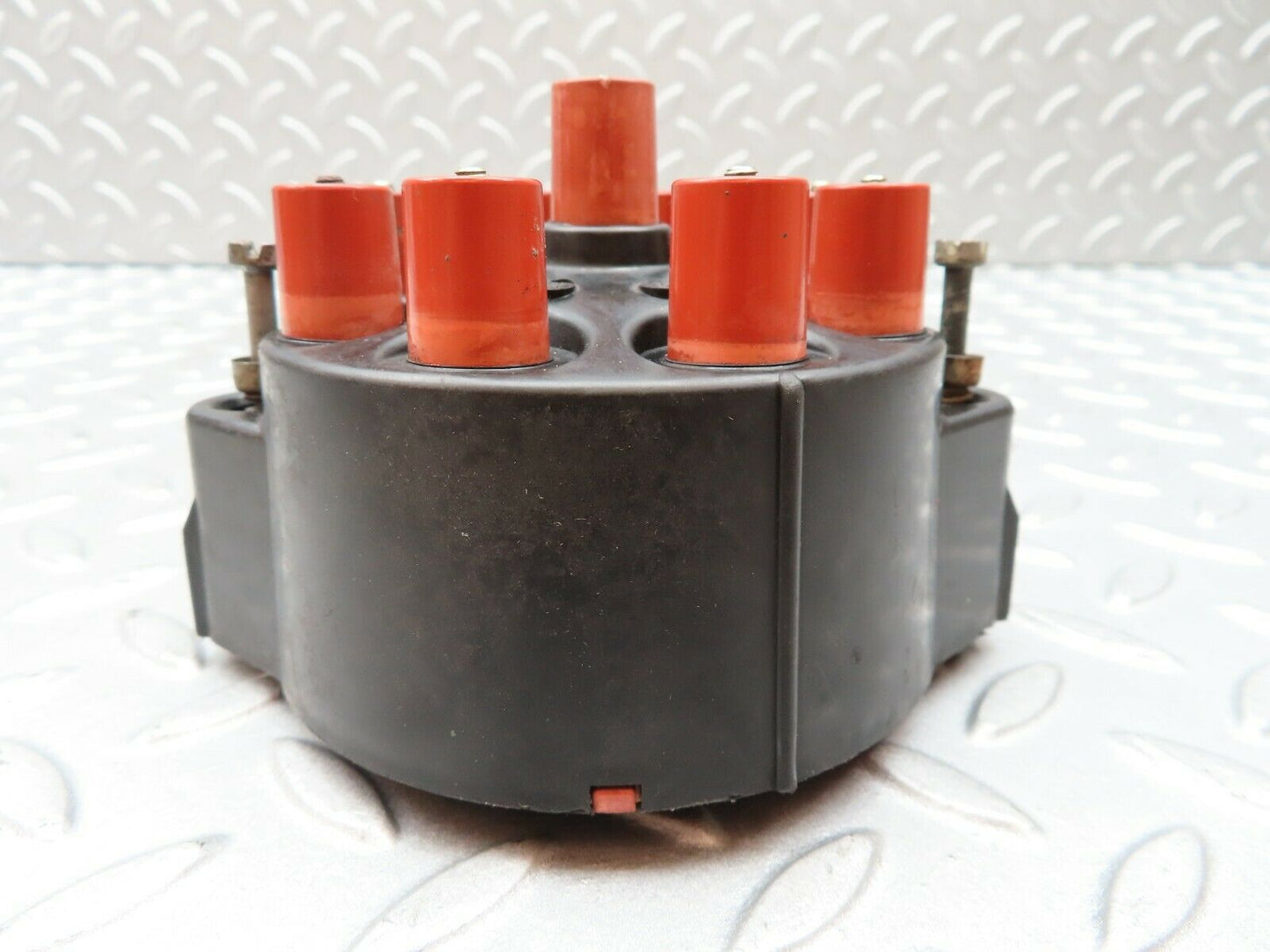 0080 Mercedes-Benz W116 350SE Distributor Cap