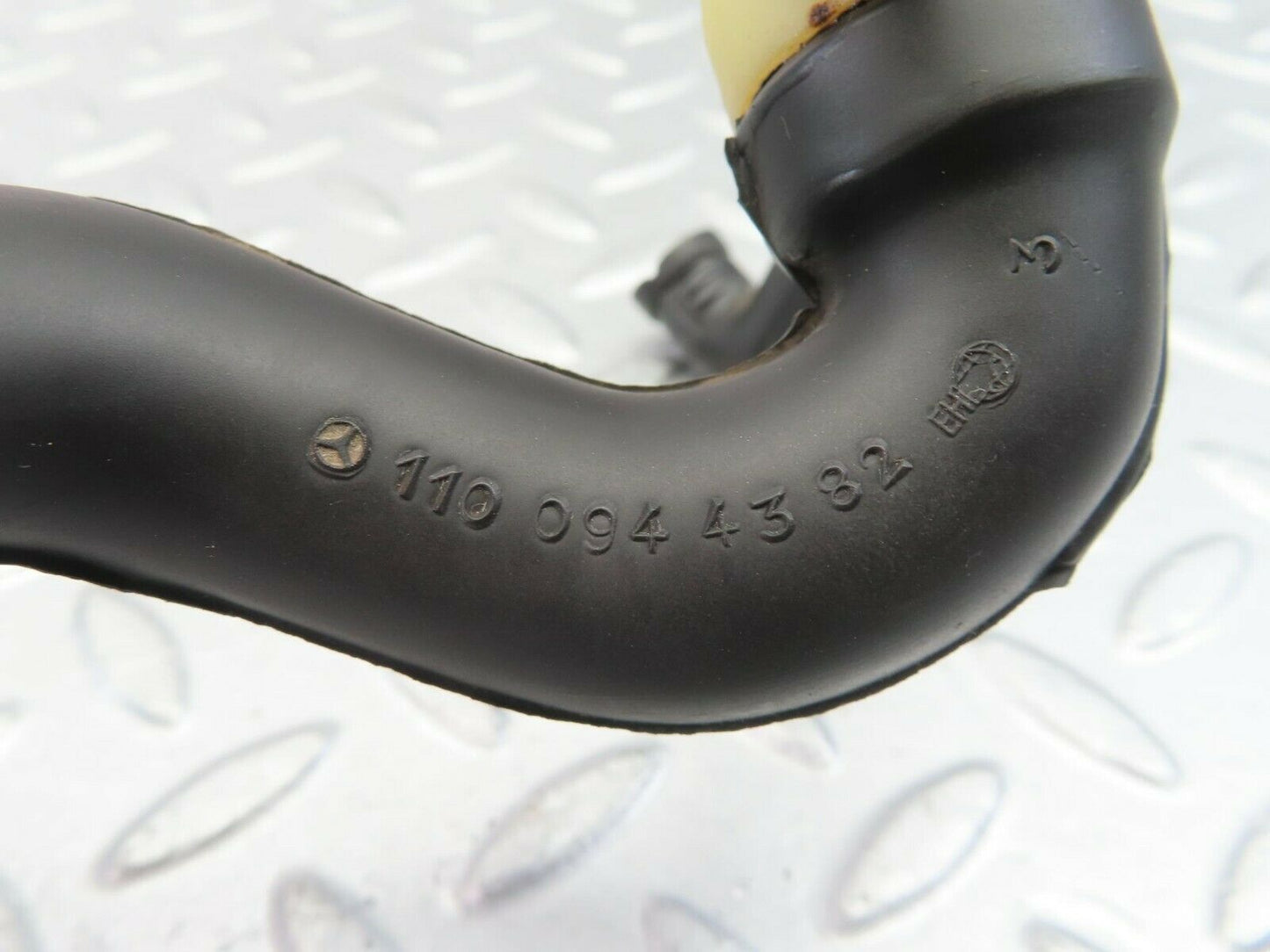 9832 Mercedes-Benz C123 280CE Coupe Air Intake Pipe 1100942882