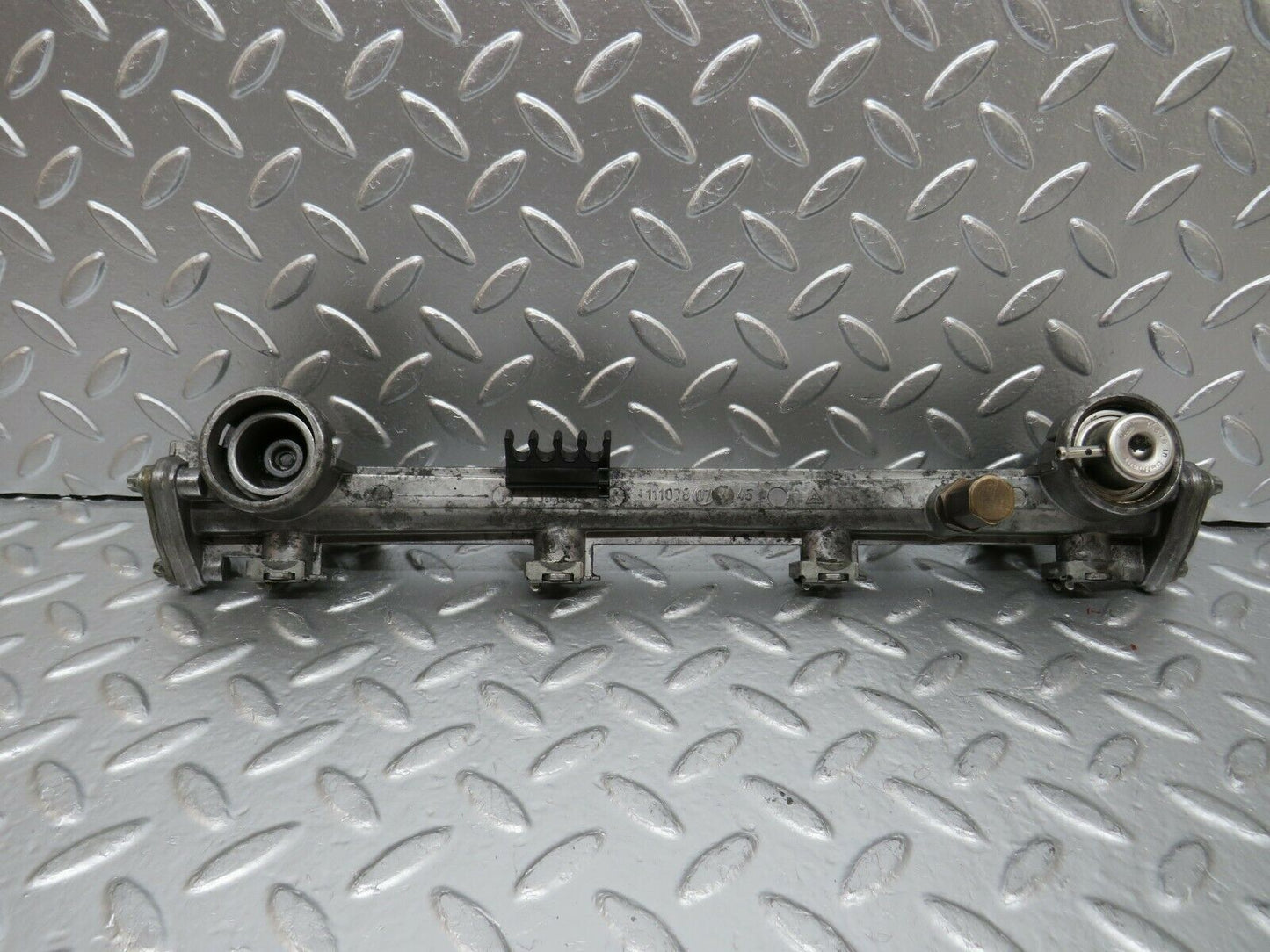 24414 Mercedes-Benz S124 220TE Wagon Fuel Injector Rail 1110780745