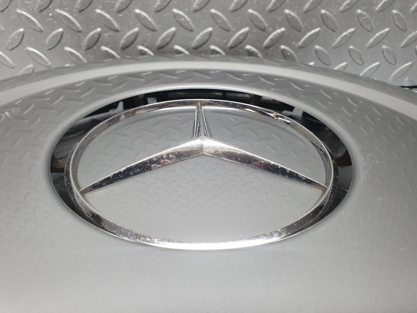 42879 Mercedes-Benz W201 190 2.0L Wheel Trim Hub Cap 14" 2014010324
