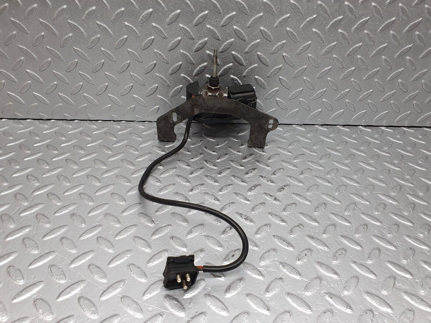 41114 Mercedes-Benz W126 300SE Headlight Wiper Motor Left 1268205142