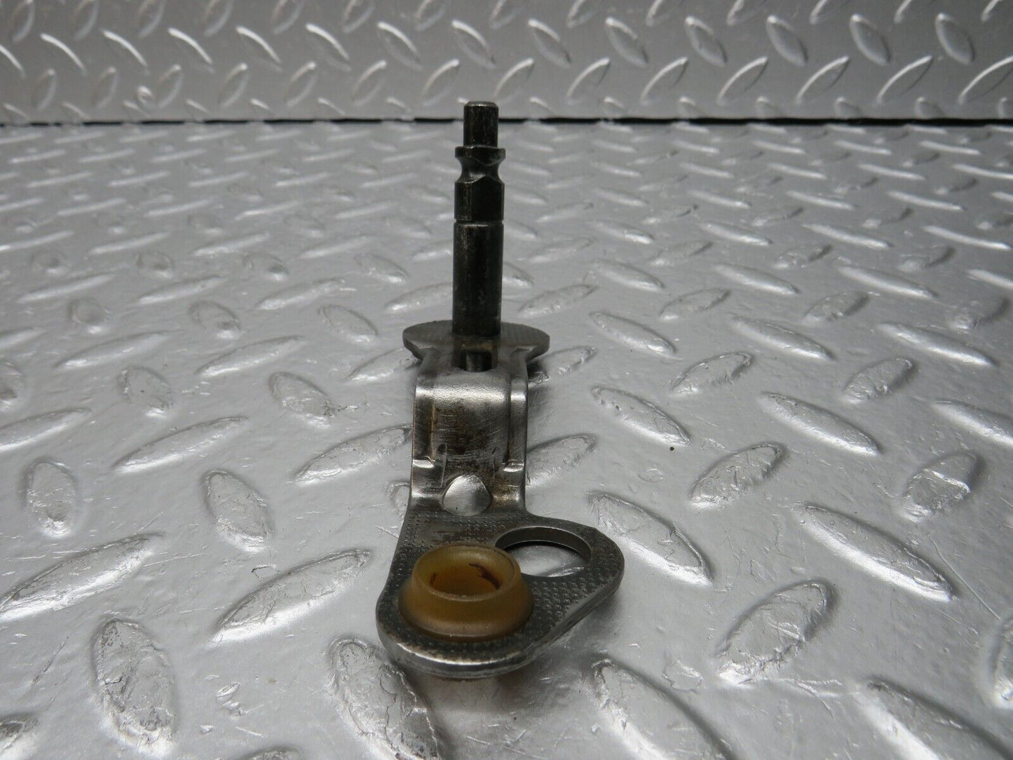 30952 Mercedes-Benz W124 230E Automatic Gearbox Linkage 722.408