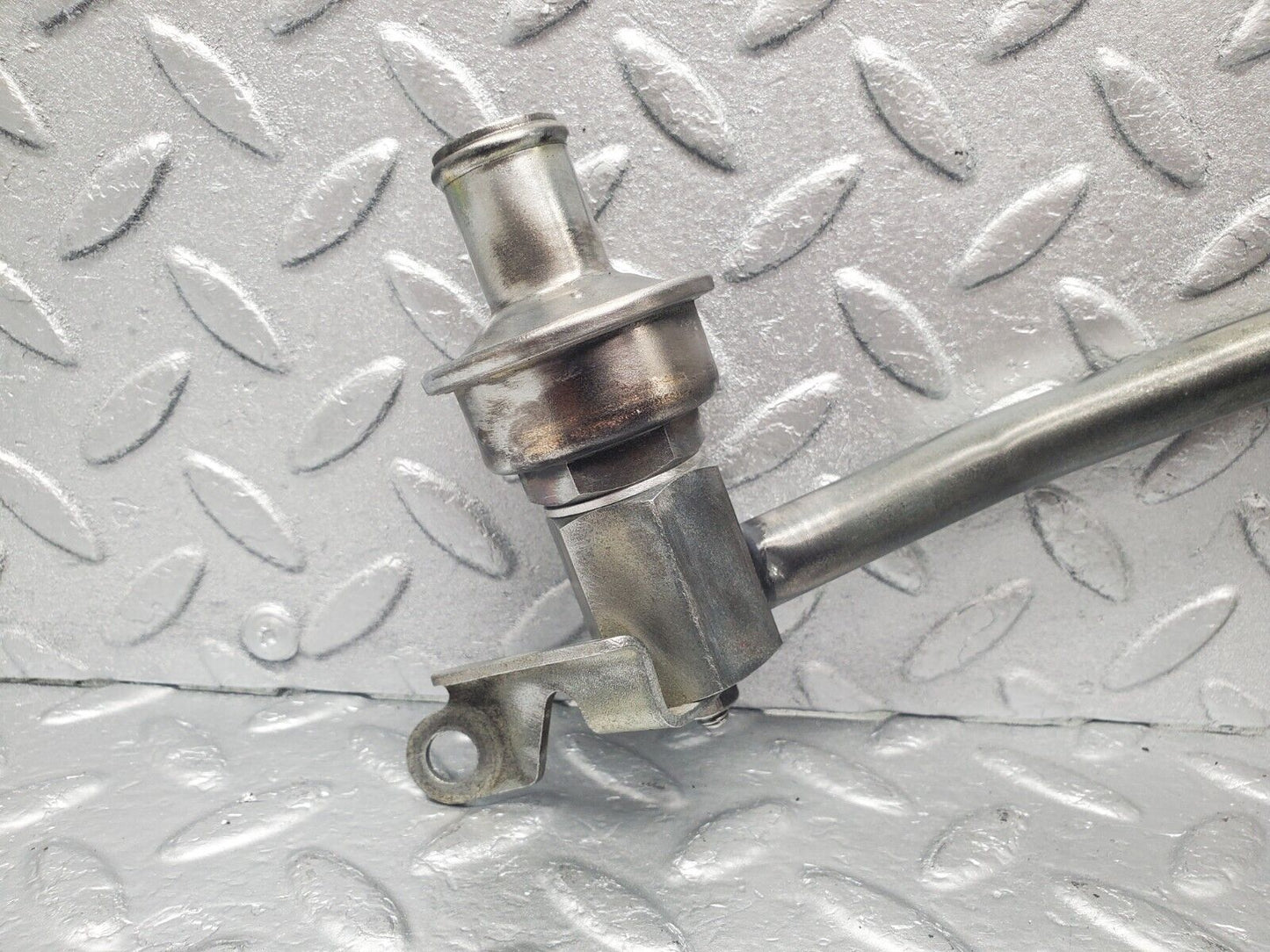 46194 Mercedes-Benz W124 280E EGR Valve Pipe 0001407860
