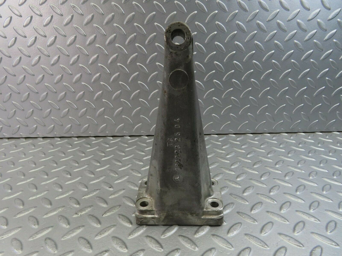 10168 Mercedes-Benz W111 280SE Engine Mount Bracket Right Side 1802232504