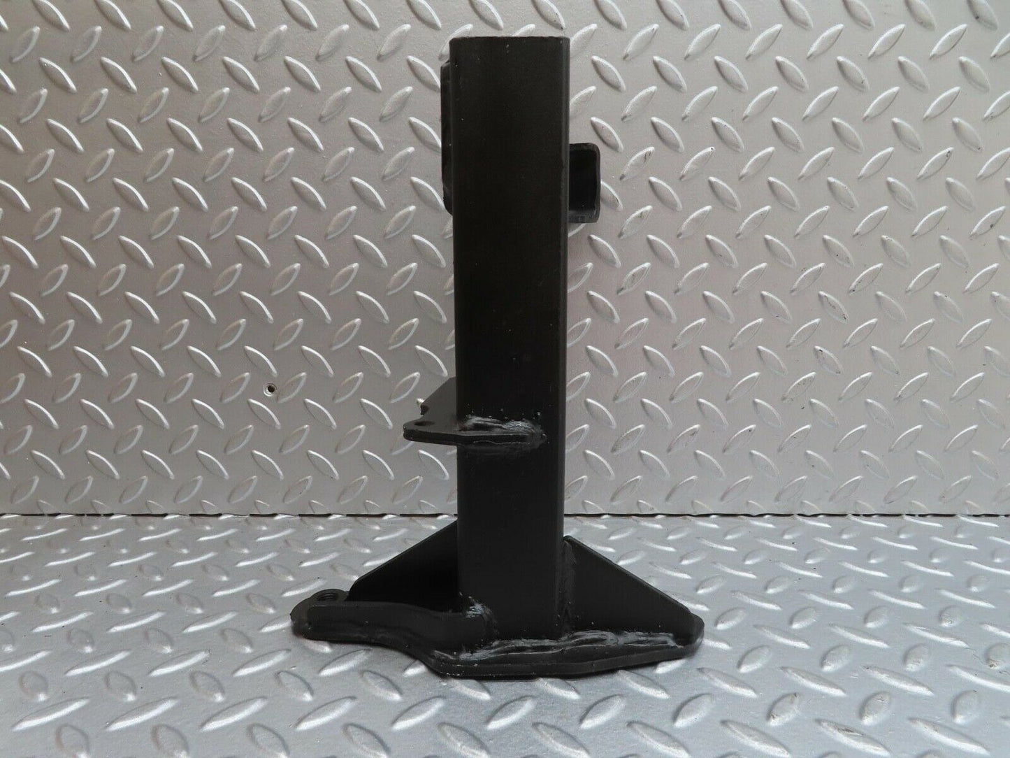 13717 Mercedes-Benz R107 450SL Air Condition Compressor Mount Bracket