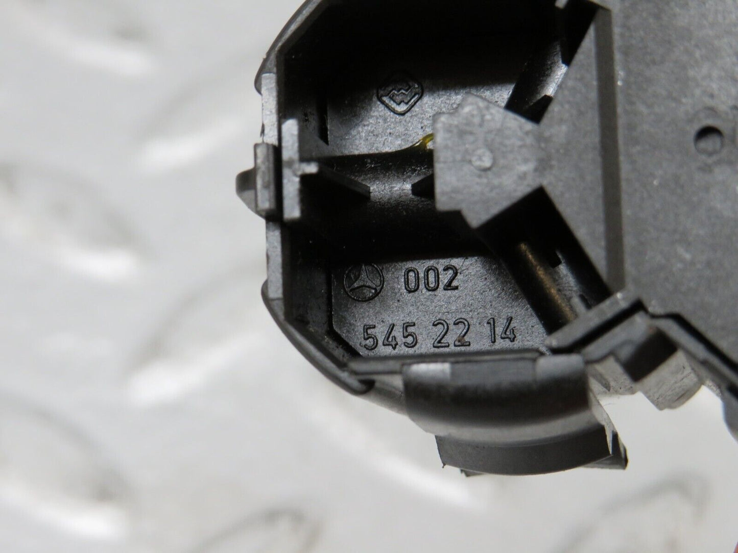 36695 Mercedes-Benz W201 190E 2.0L Kick Down Switch 0025452214