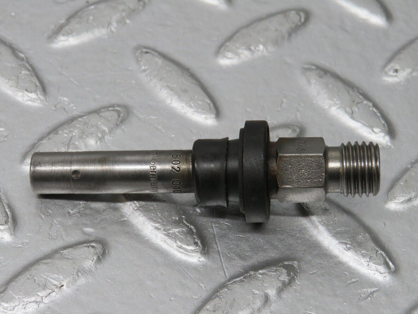 32705 Mercedes-Benz S124 300TE Wagon Fuel Injector Bosch 0437502010