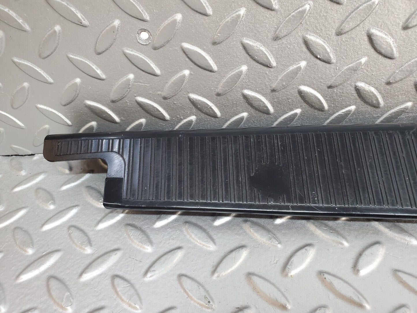 45701 Mercedes-Benz W126 420SE Trunk Boot Lock Cover 1266981189 0005845039