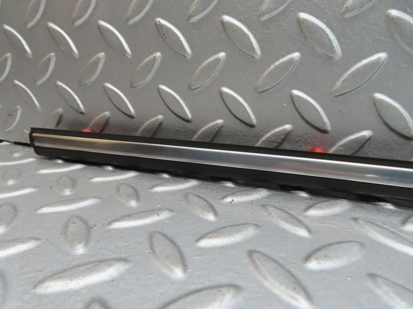15833 Mercedes-Benz W123 280E Rear Right Door Centre Moulding Trim