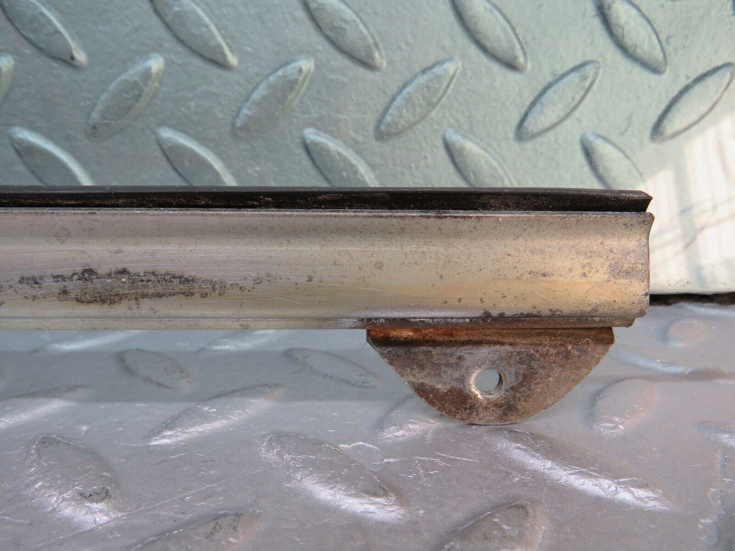 37512 Mercedes-Benz W109 300SEL Rear Right Door Window Glass
