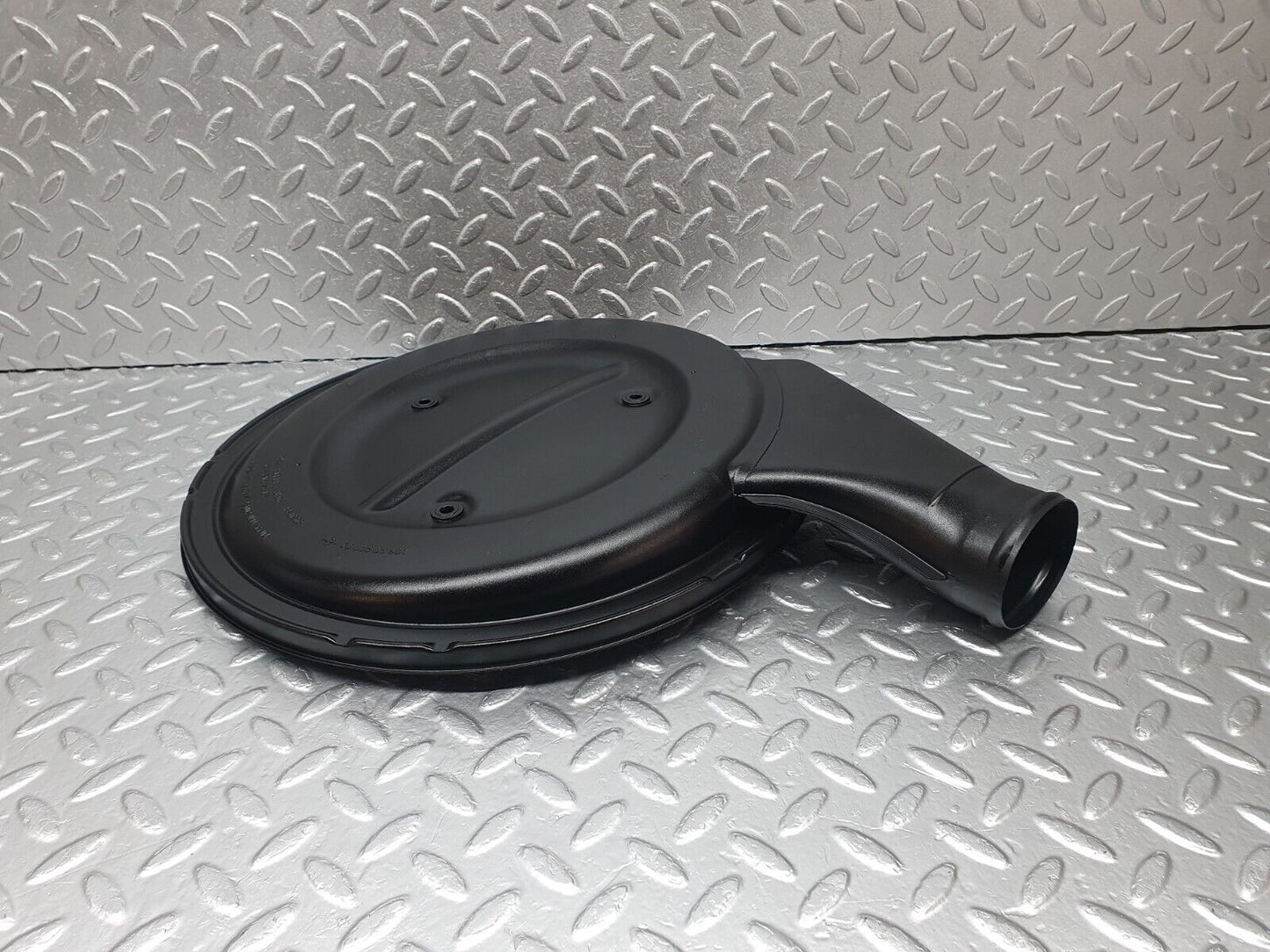 42818 Mercedes-Benz W201 190 2.0L Air Filter Box Housing Cap 0120942402