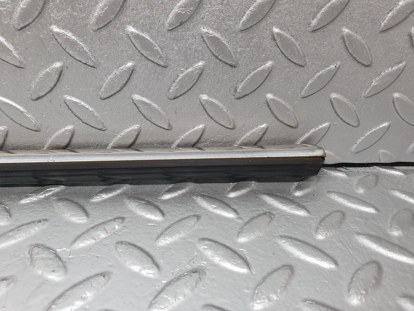 43456 Mercedes-Benz W108 280SE Front Left Door Centre Moulding Trim