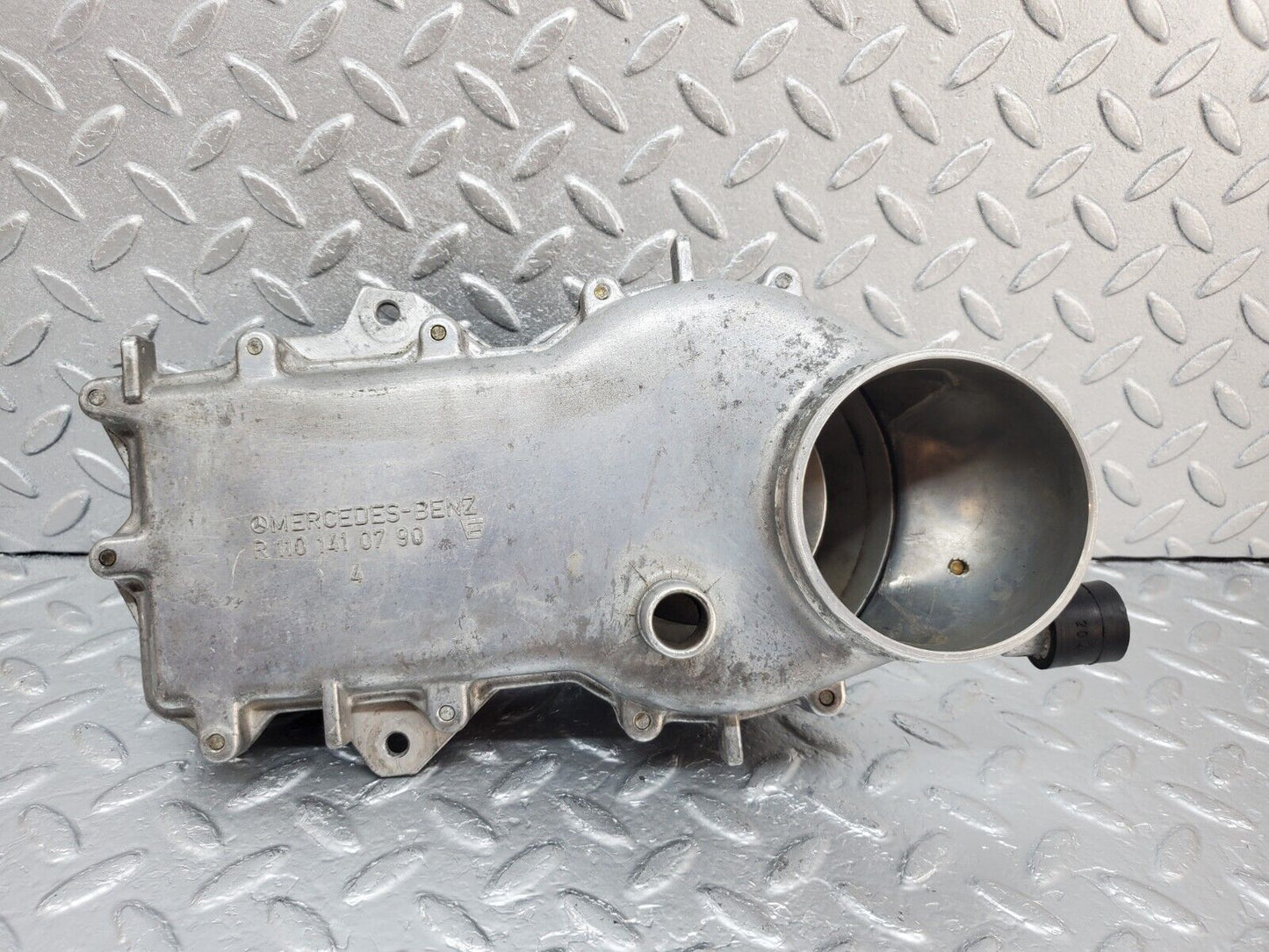 45425 Mercedes-Benz 280E M110.983 Air Flow Mass Meter Sensor Bosch 0438120115 1101410790