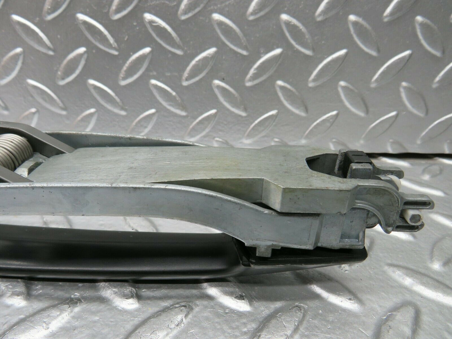 22475 Mercedes-Benz C124 E220 Coupe Left Exterior Door Handle No Key