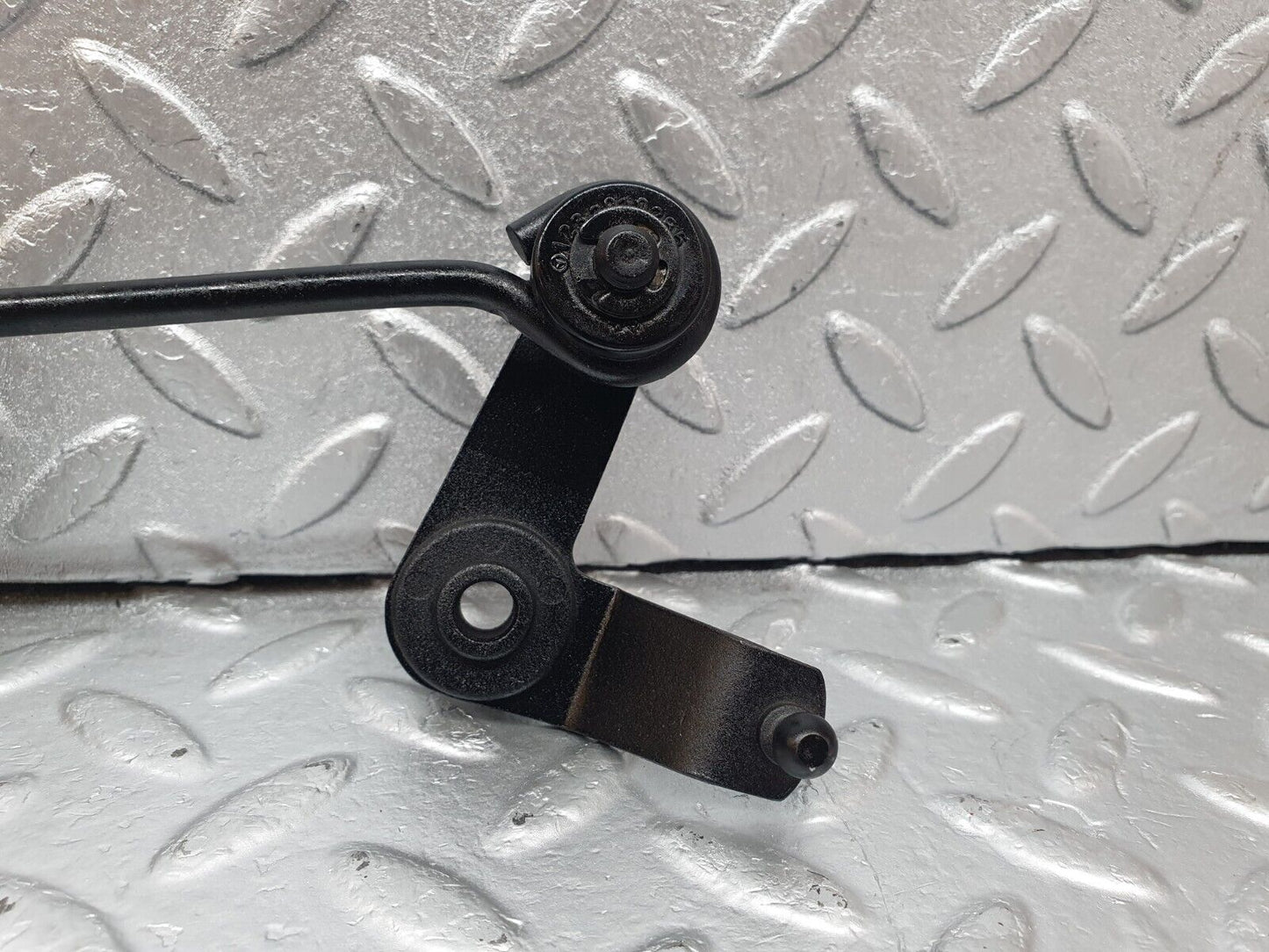 43838 Mercedes-Benz C126 380SEC Coupe Throttle Linkage 1163010297