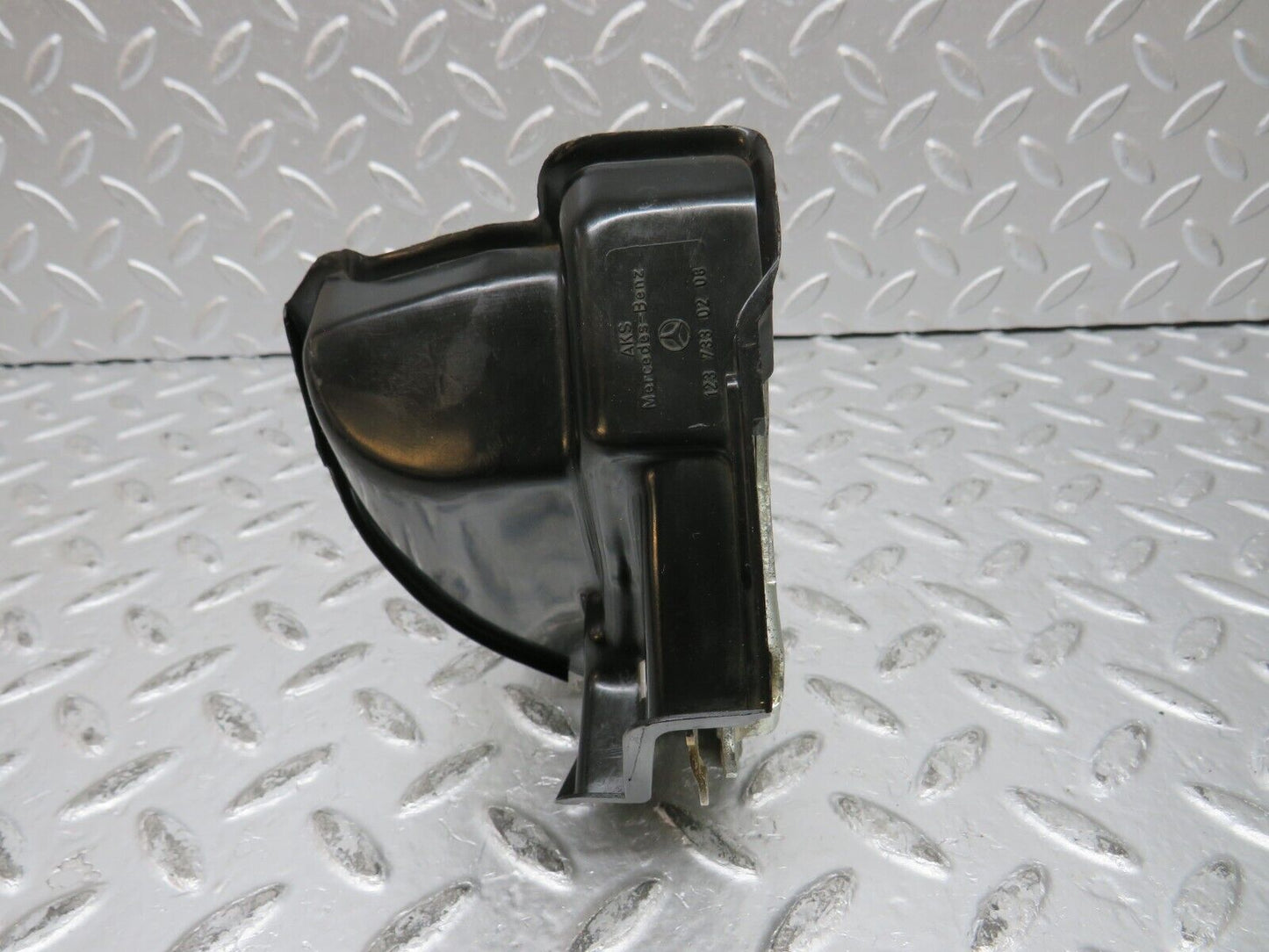 32143 Mercedes-Benz W123 230E Rear Right Door Lock Mechanism 1237330208