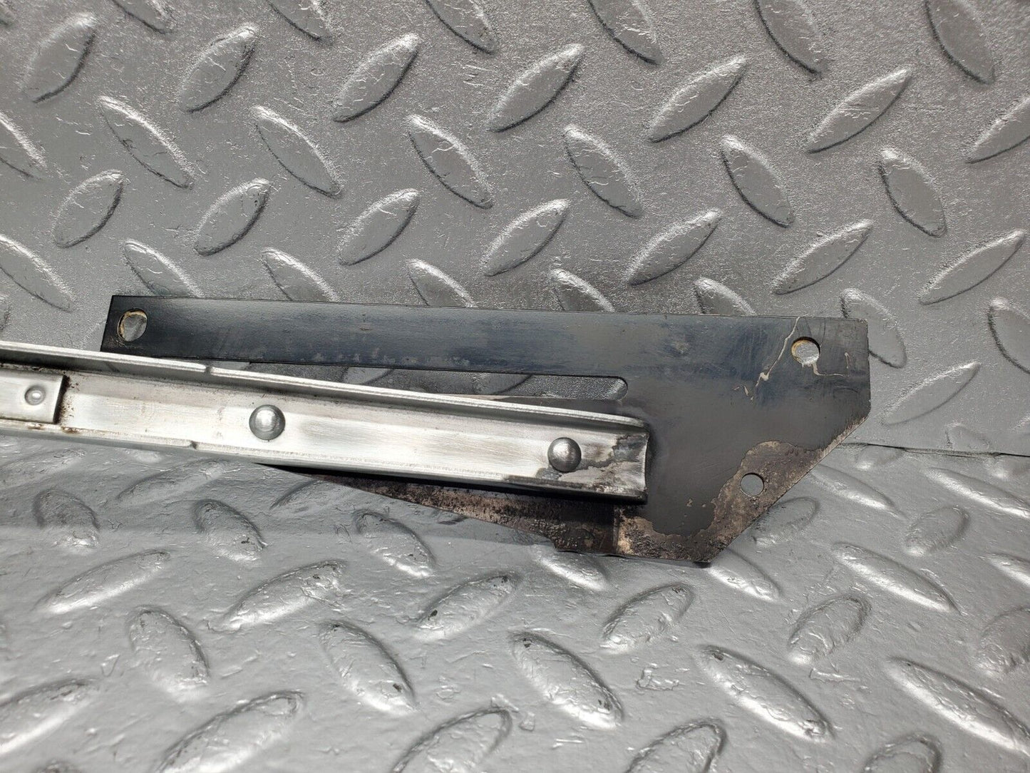 46624 Mercedes-Benz C123 280CE Coupe Front Right Seat Sliding Adjust Handle