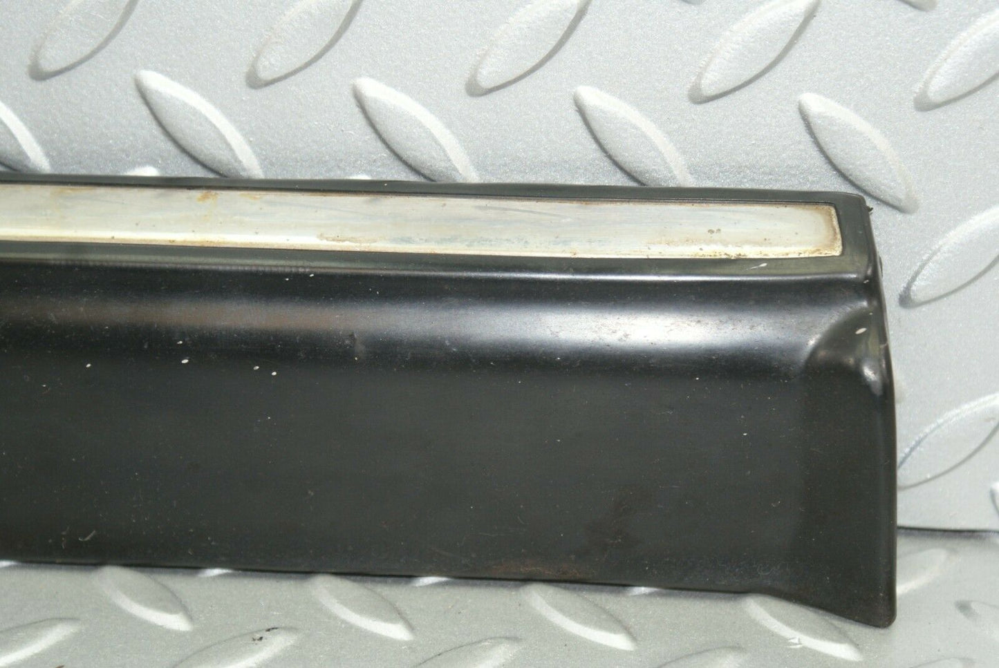 2834 Mercedes-Benz C123 280CE Coupe Front Left Fender Wing Lower Trim