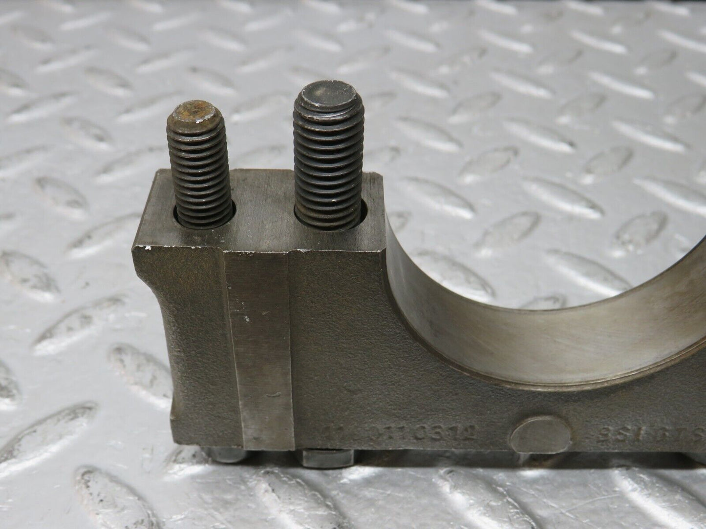 32867 Mercedes-Benz C107 R107 350 V8 Crankshaft Bearing Block 1160110312