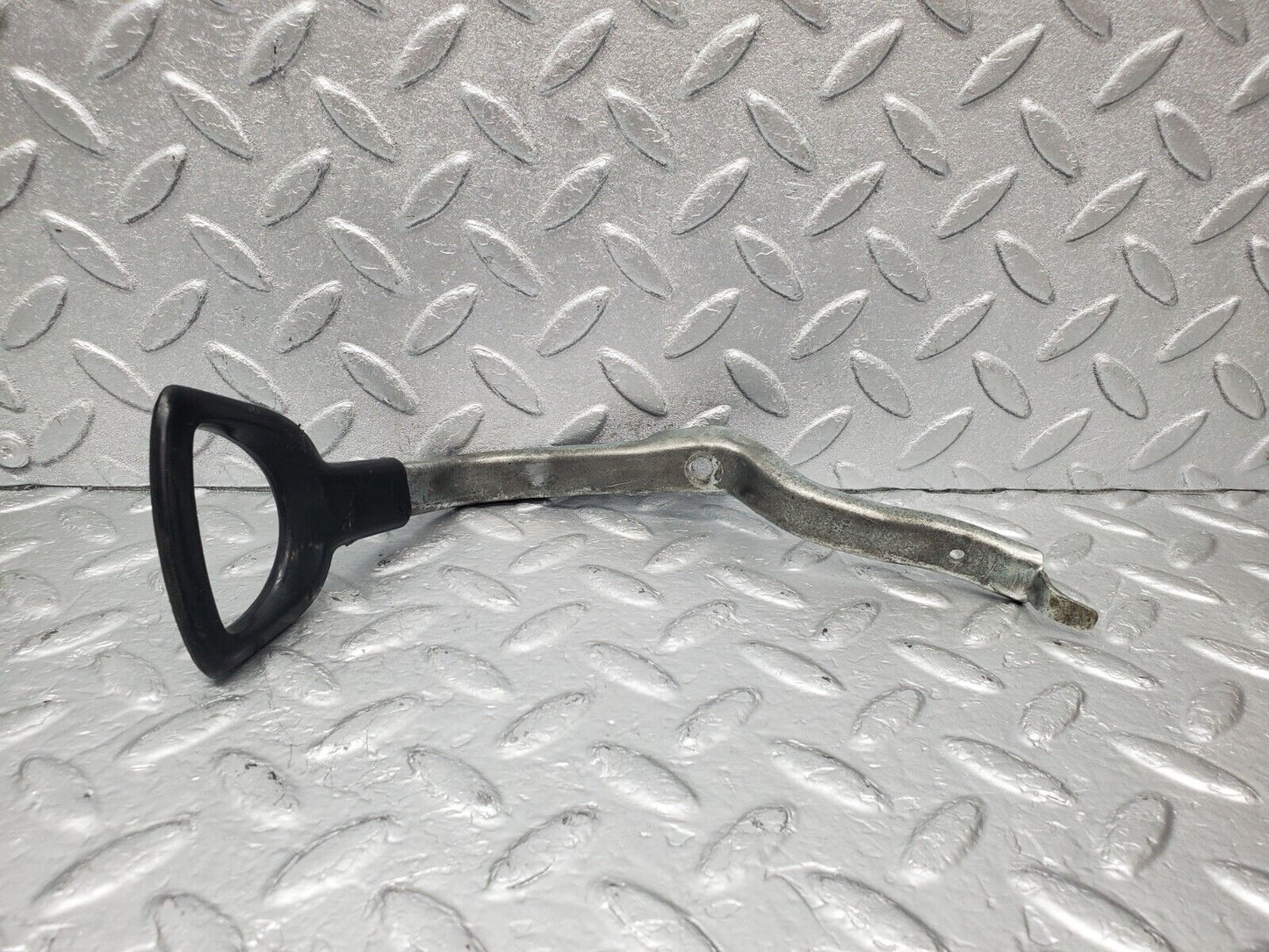 46626 Mercedes-Benz C123 280CE Coupe Front Left Seat Side Height Adjust Handle