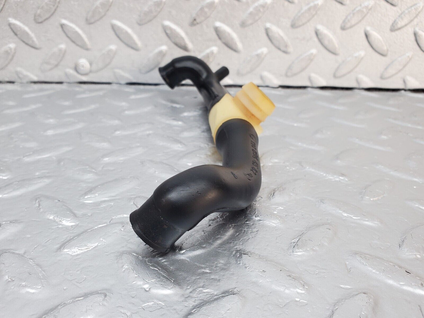 45396 Mercedes-Benz 280E M110.983 Air Intake Pipe 1100946082 1100944582