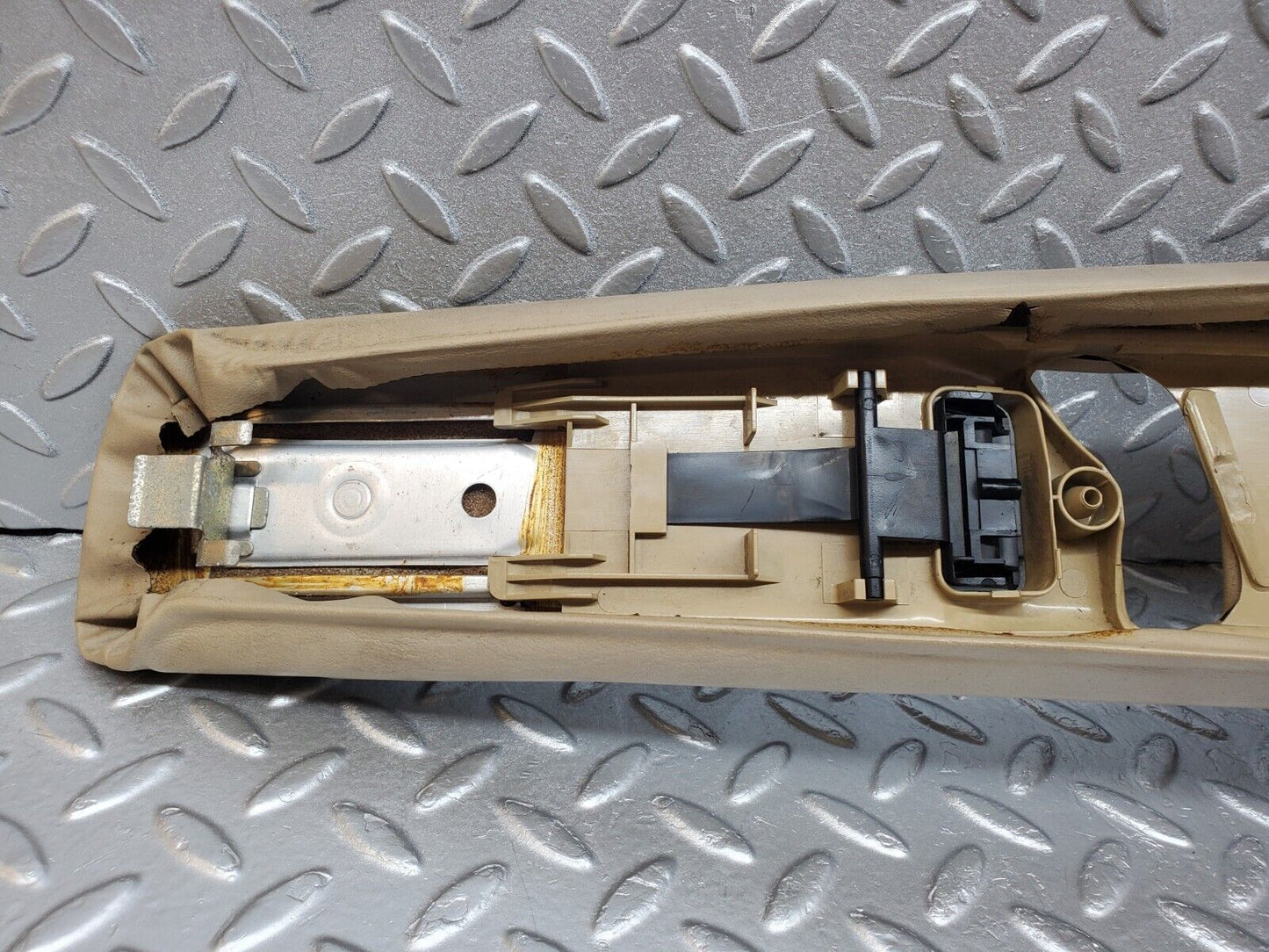 45765 Mercedes-Benz W126 420SE B Pillar Cover Right Side Beige 1246920222