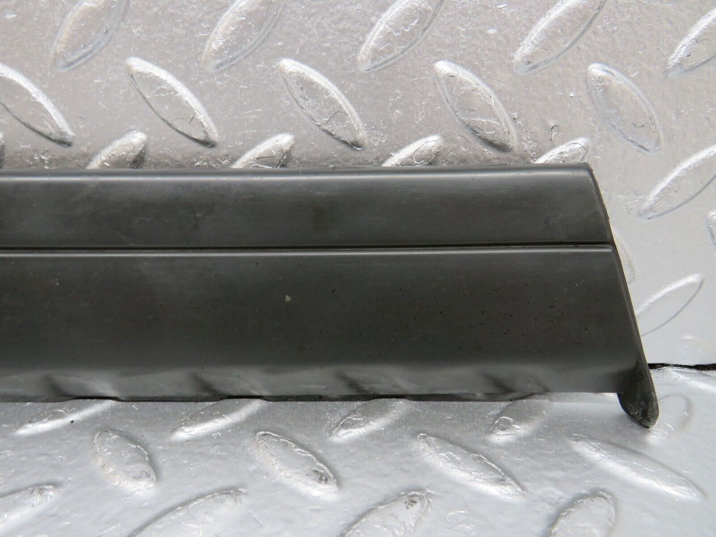 33995 Mercedes-Benz W124 260E Front Left Fender Wing Lower Moulding Trim