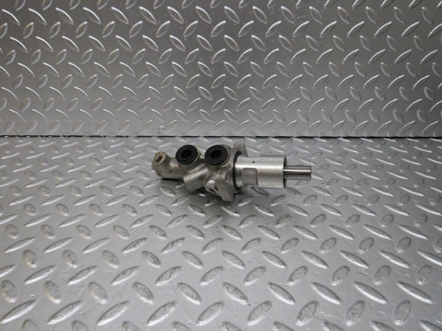 25121 Mercedes-Benz W201 190D  Brake Master Cylinder