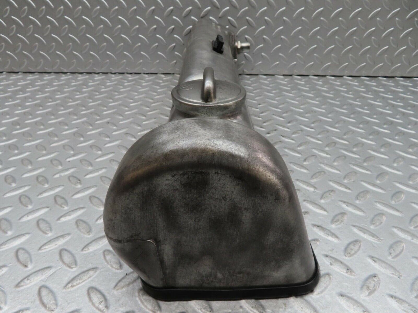 16529 Mercedes-Benz C107 350SLC Coupe Cylinder Head Valve Cover Right 1160161905