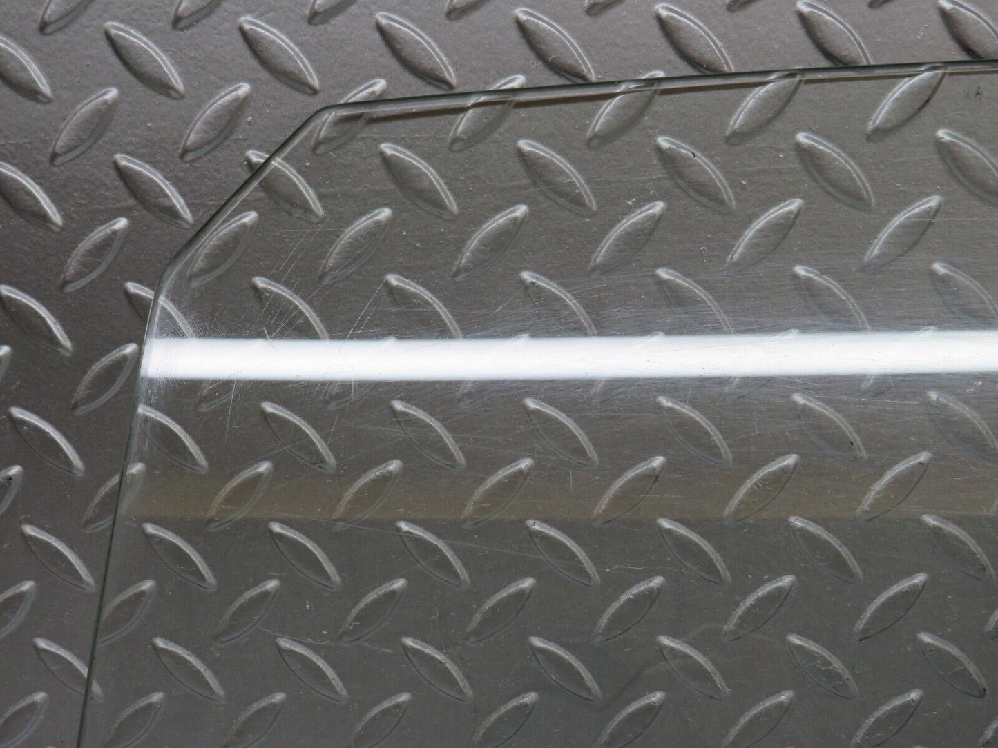 35793 Mercedes-Benz W108 Front Left Door Window Glass