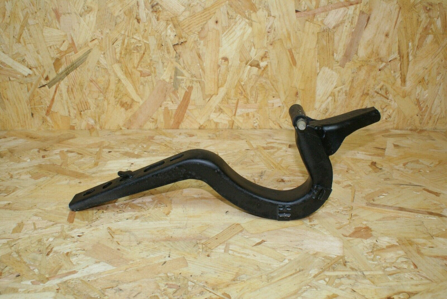 2236 Mercedes-Benz W123 280E Rear Trunk Lid Hinge Left Side 1237500187