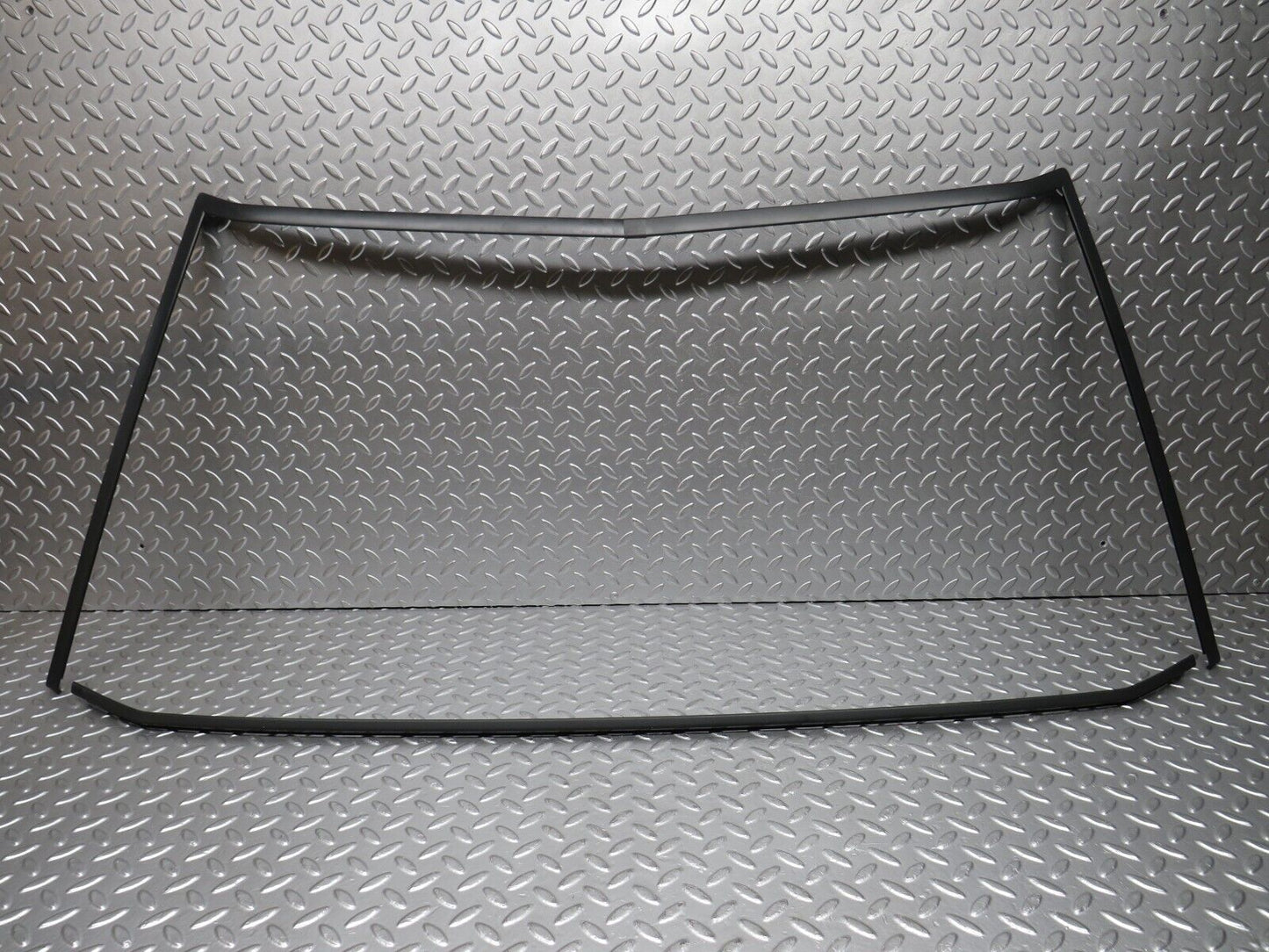 30738 Mercedes-Benz W201 190E Rear Windscreen Frame